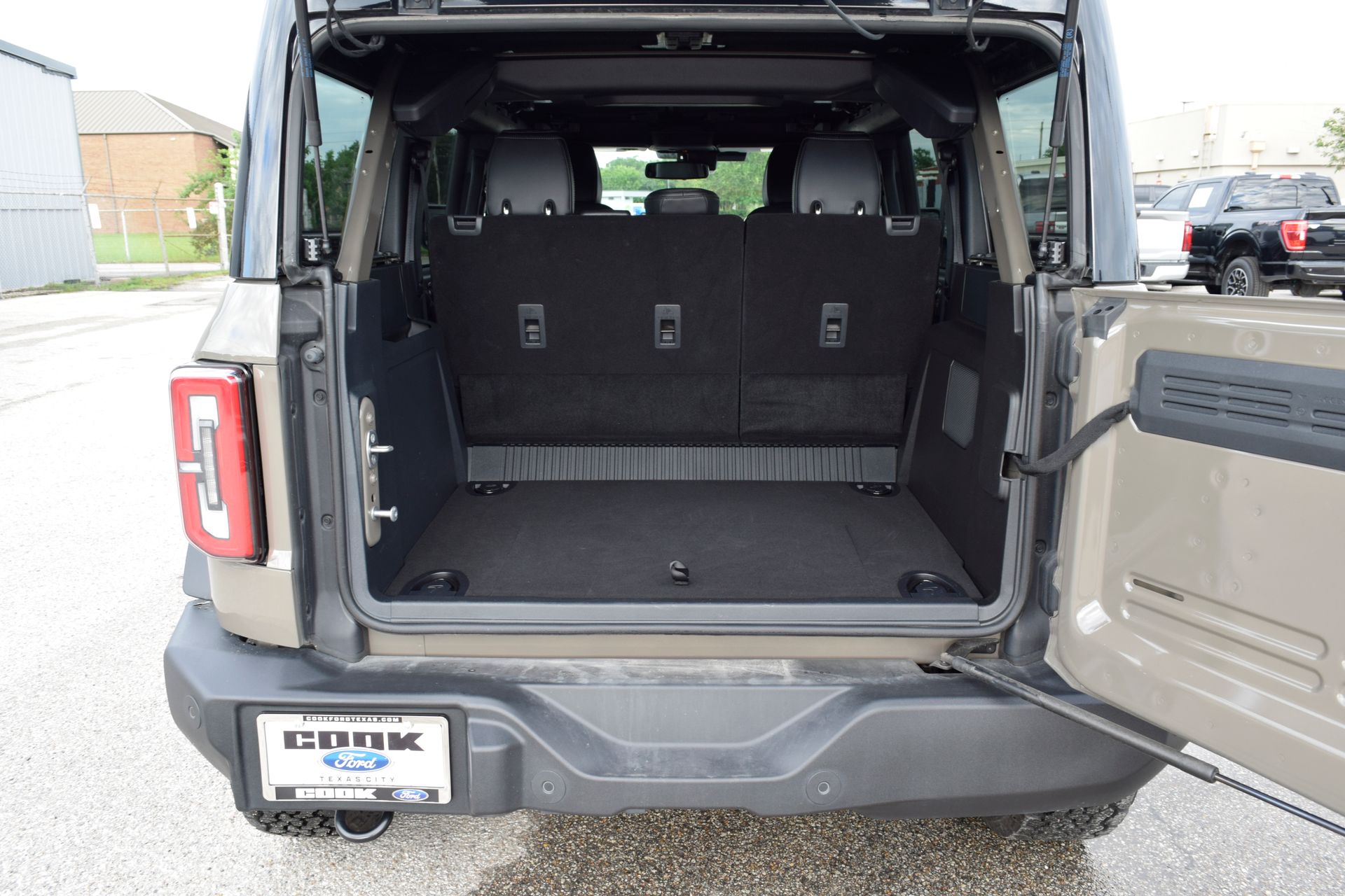 2025 Ford Bronco Outer Banks Gray at DeMontrond Auto Country