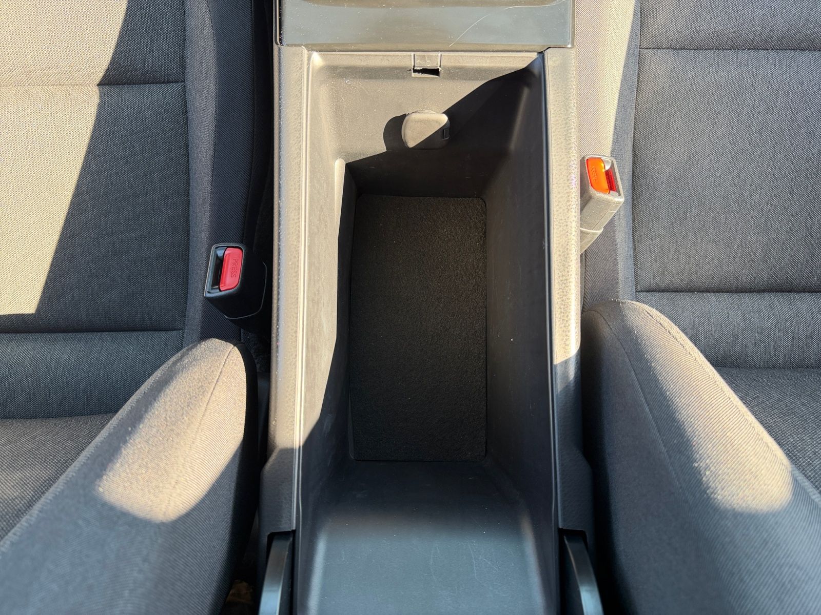 2025 Toyota Camry LE - Photo 19