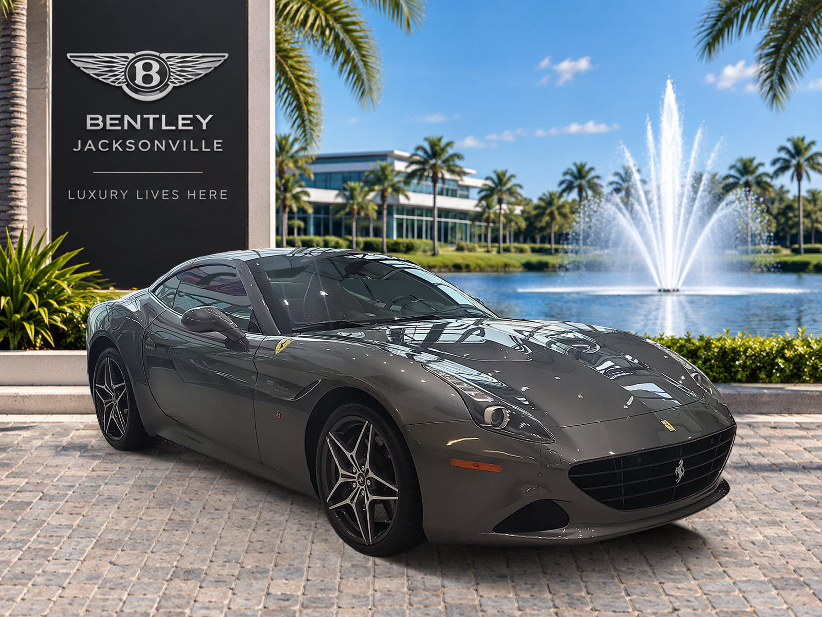 Grigio Silverstone Metallic 2017 Ferrari California T Convertible Rear-Wheel Drive 7-Speed Manual