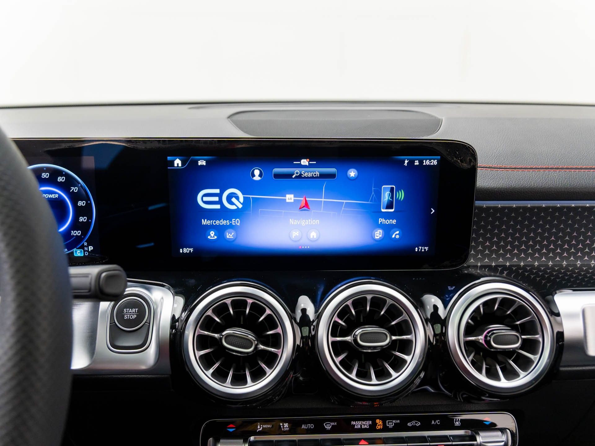 2024 Mercedes-Benz EQB 300 photo