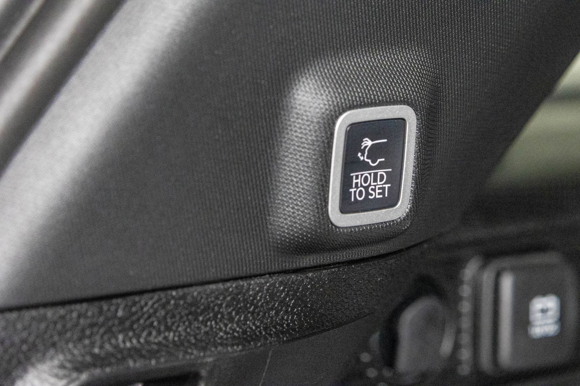 2025 JEEP GRAND CHEROKEE - Image 39