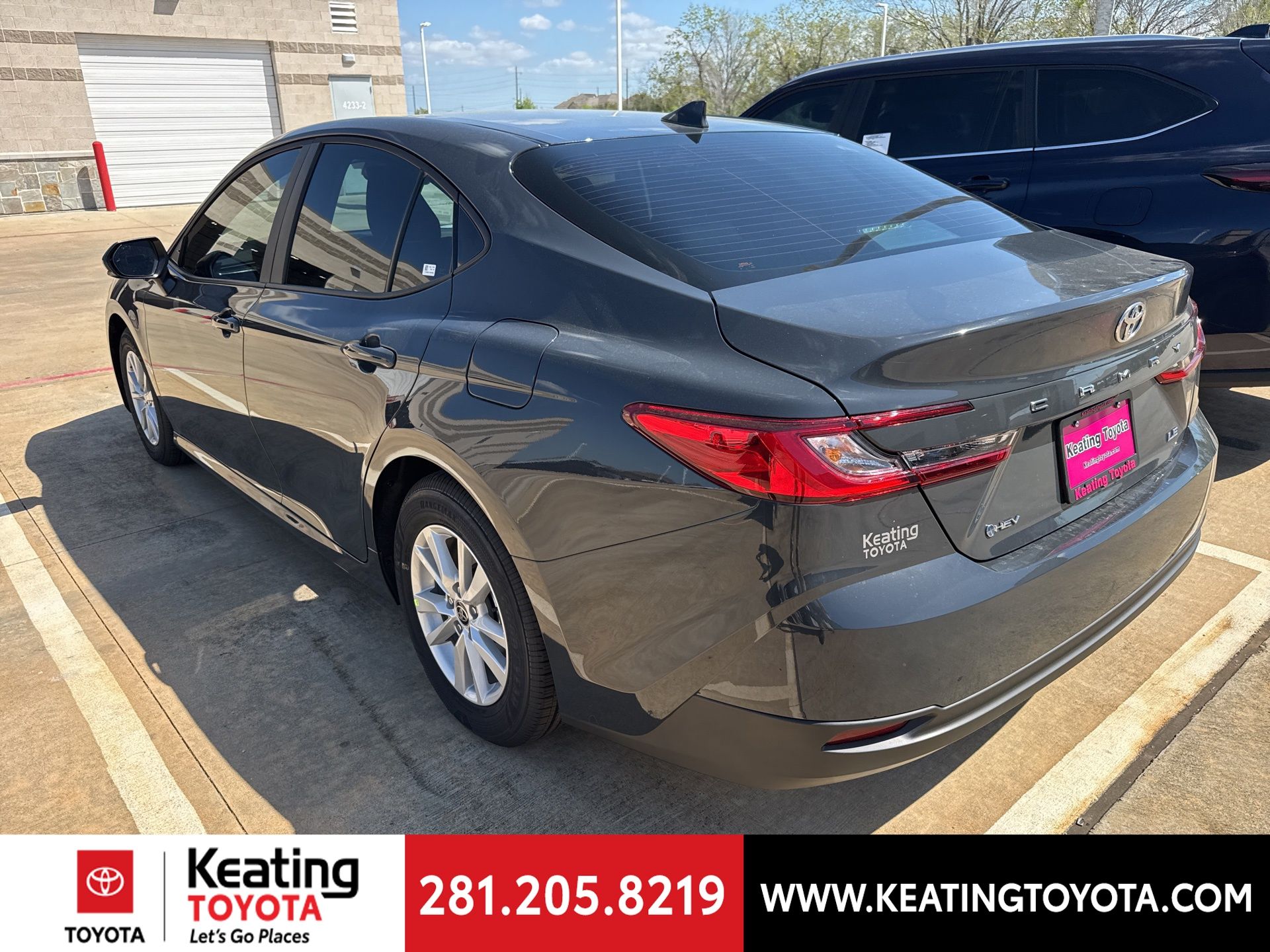 View vehicle photo 5