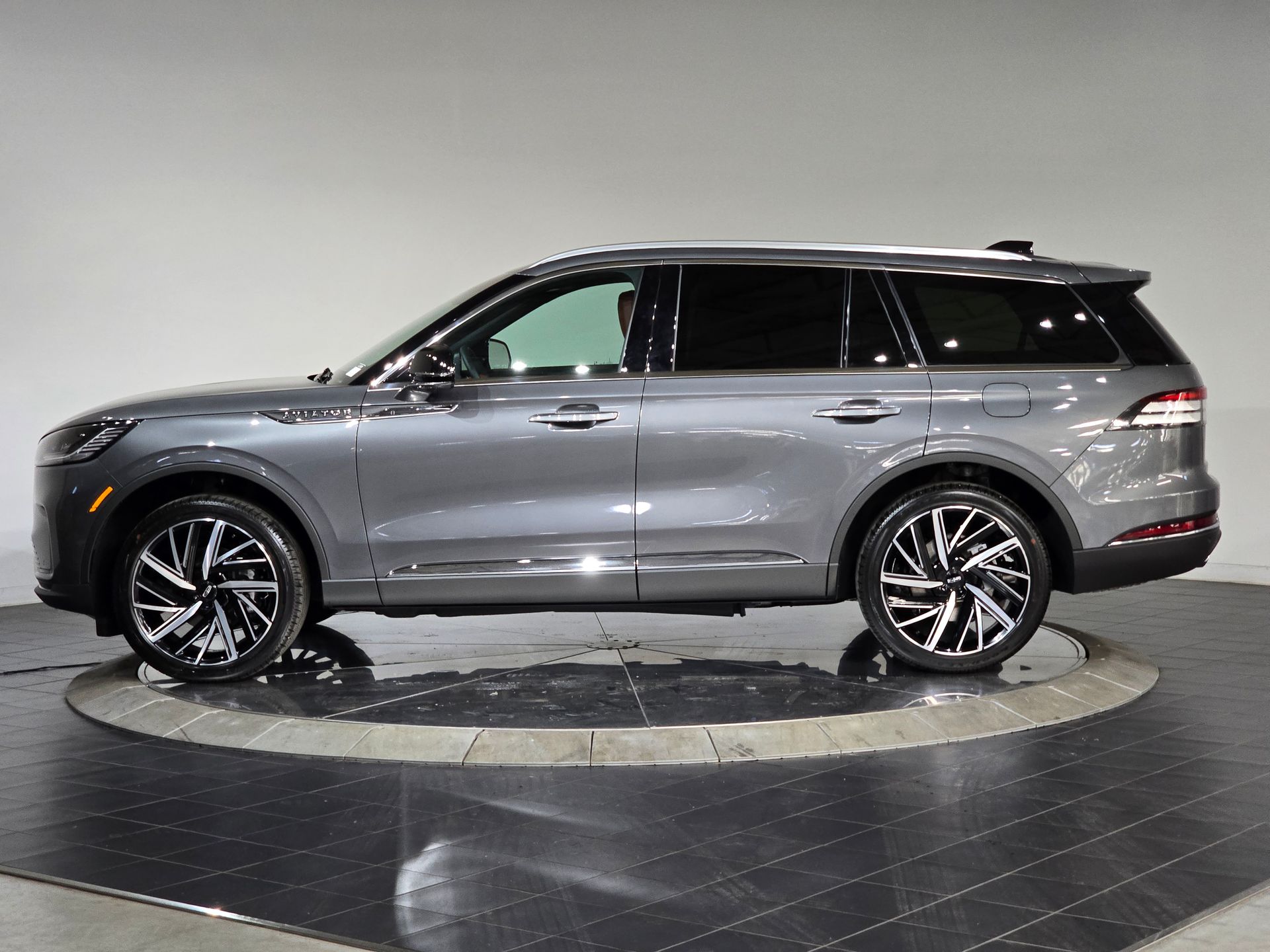 2025 Lincoln Aviator Reserve photo 4