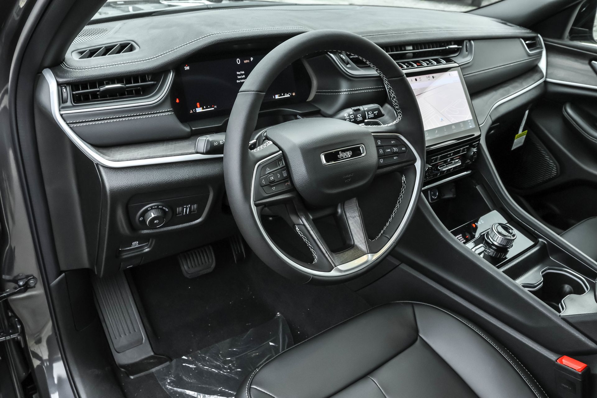 2025 JEEP GRAND CHEROKEE - Image 4