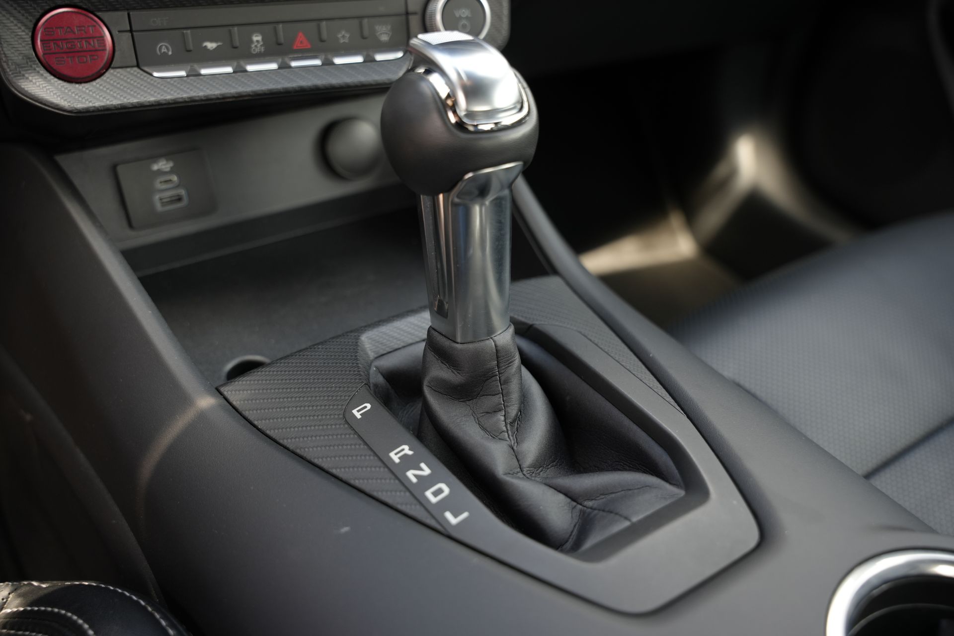 2025 Ford Mustang EcoBoost Premium - 11
