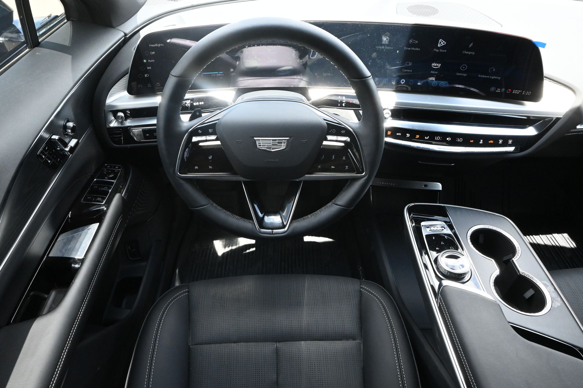 2025 Cadillac LYRIQ Luxury Black at Ultimate Motorsports