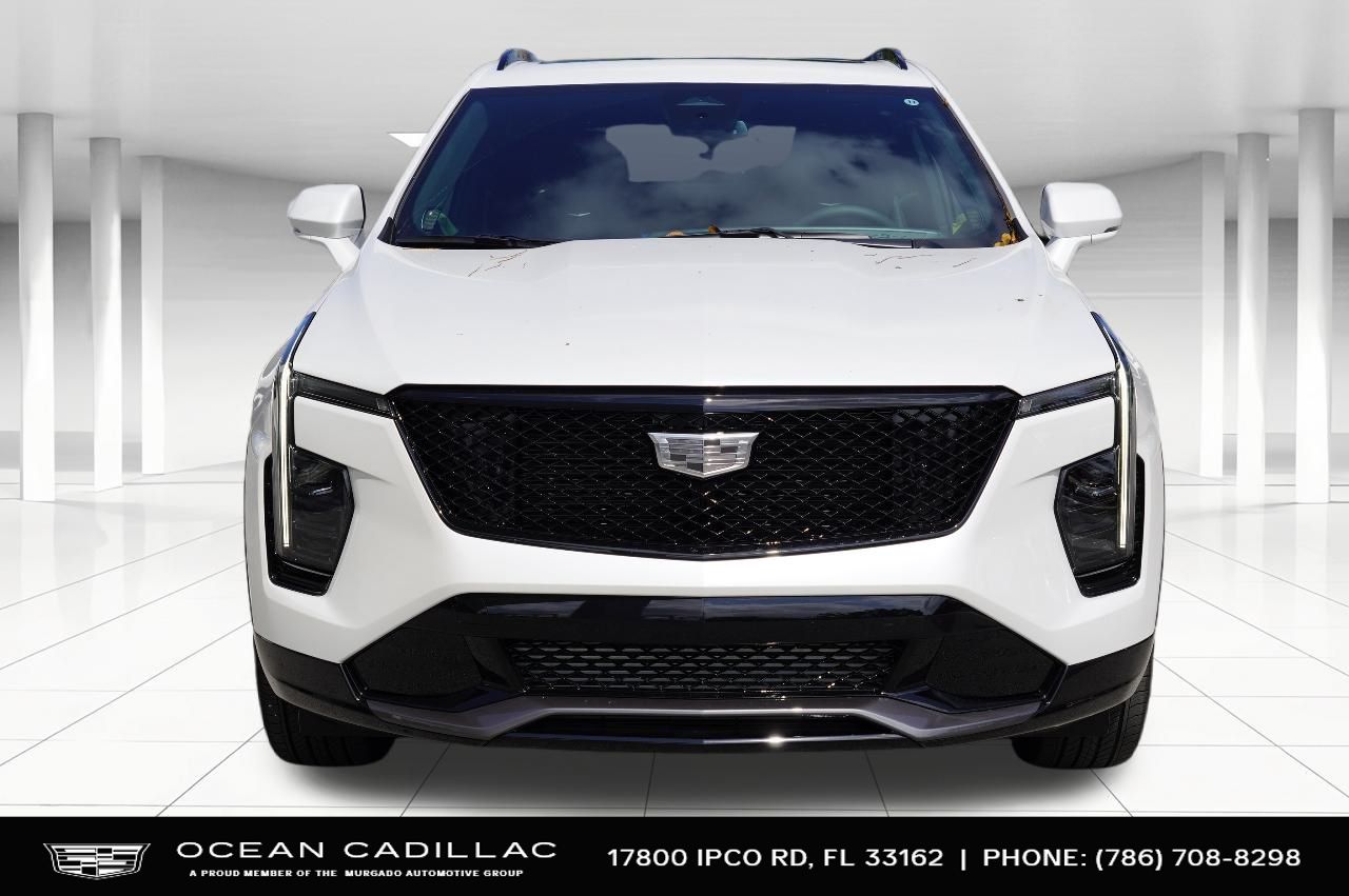 2024 Cadillac XT4 Sport 8