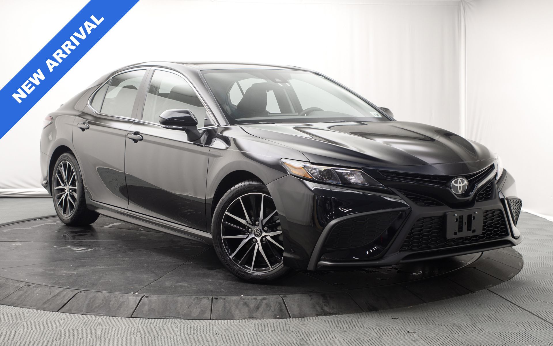 Midnight Black Metallic 2023 Toyota Camry SE AWD Sedan All-Wheel Drive 8-Speed Automatic