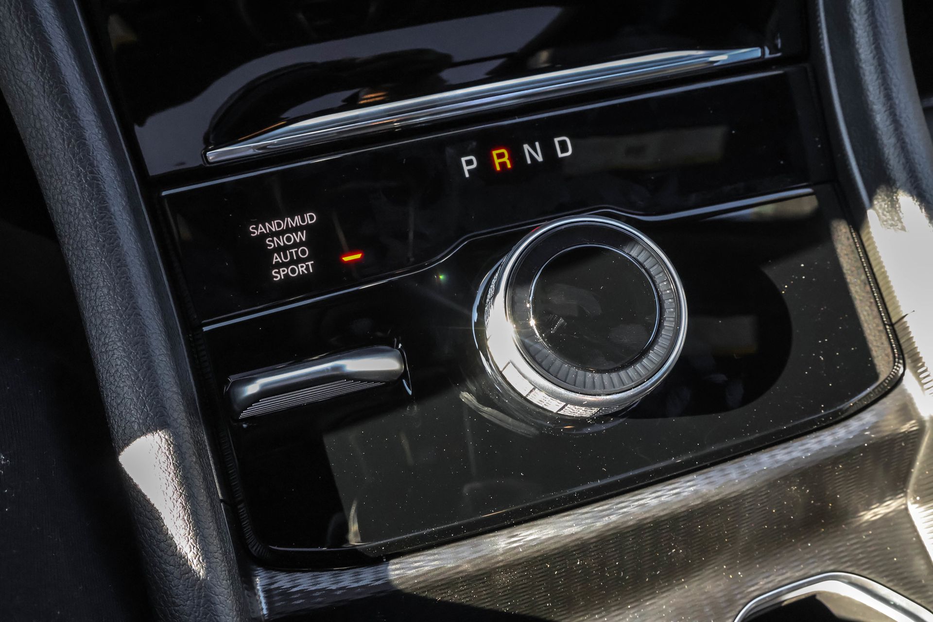 2025 JEEP GRAND CHEROKEE - Image 25