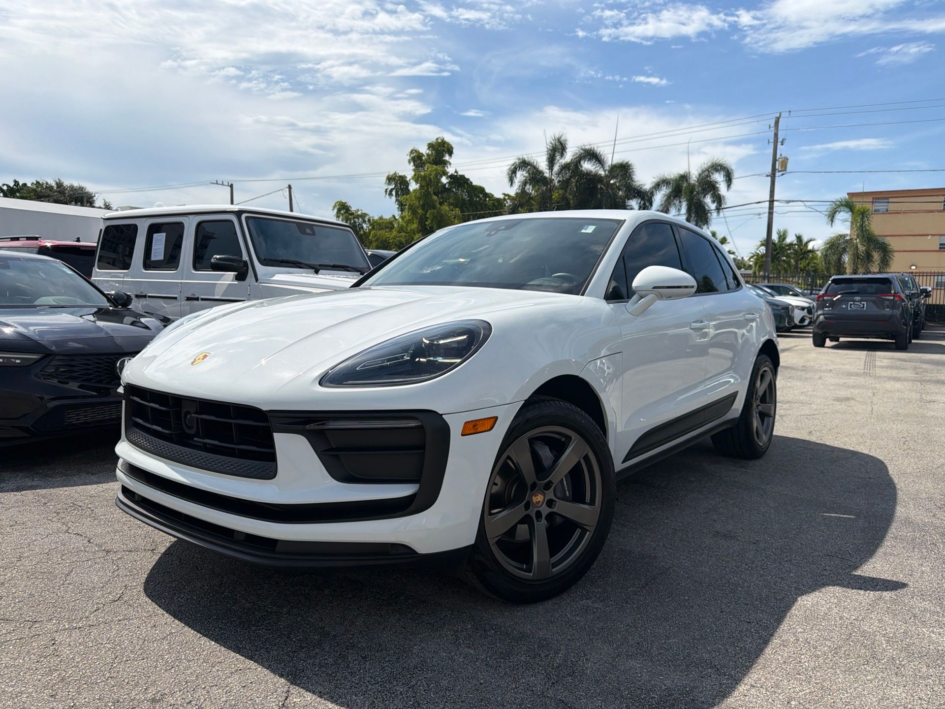 2025 Porsche Macan AWD