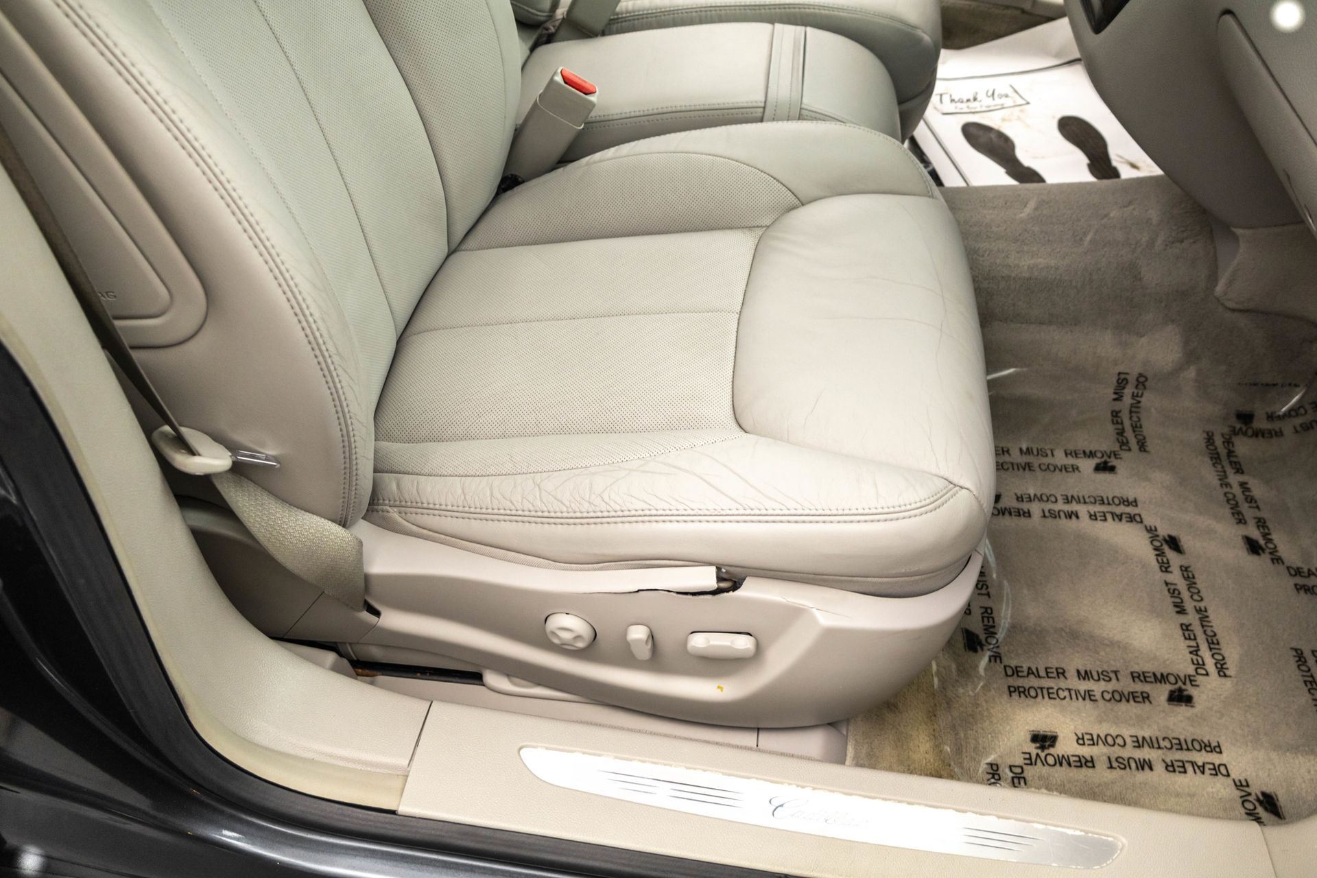 2011 CADILLAC DTS - Image 40