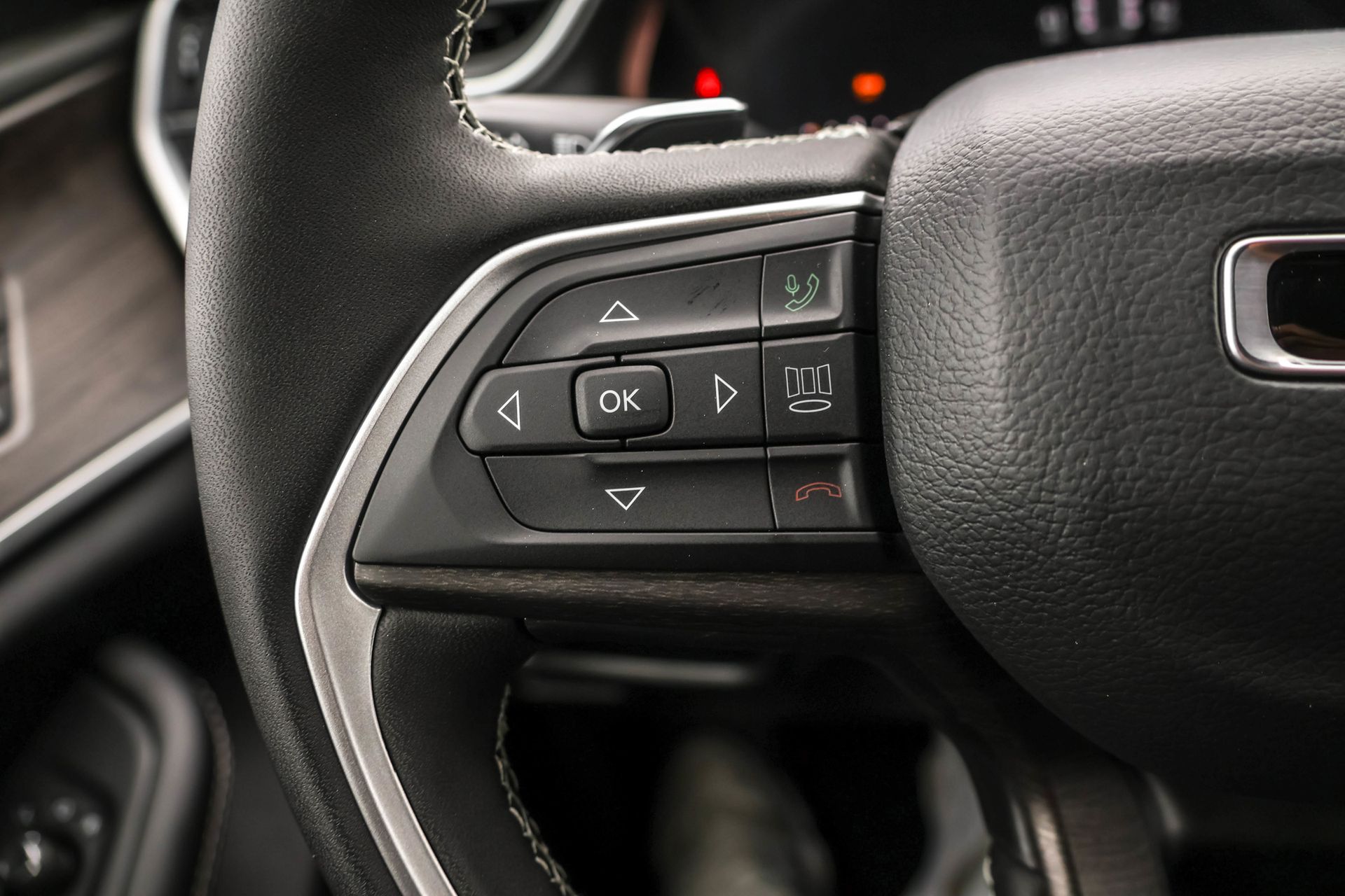 2025 JEEP GRAND CHEROKEE - Image 25