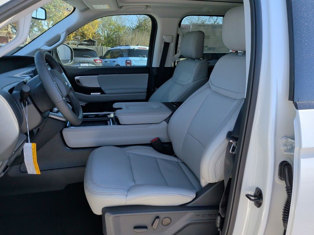 2025 Ford Expedition Active - 8