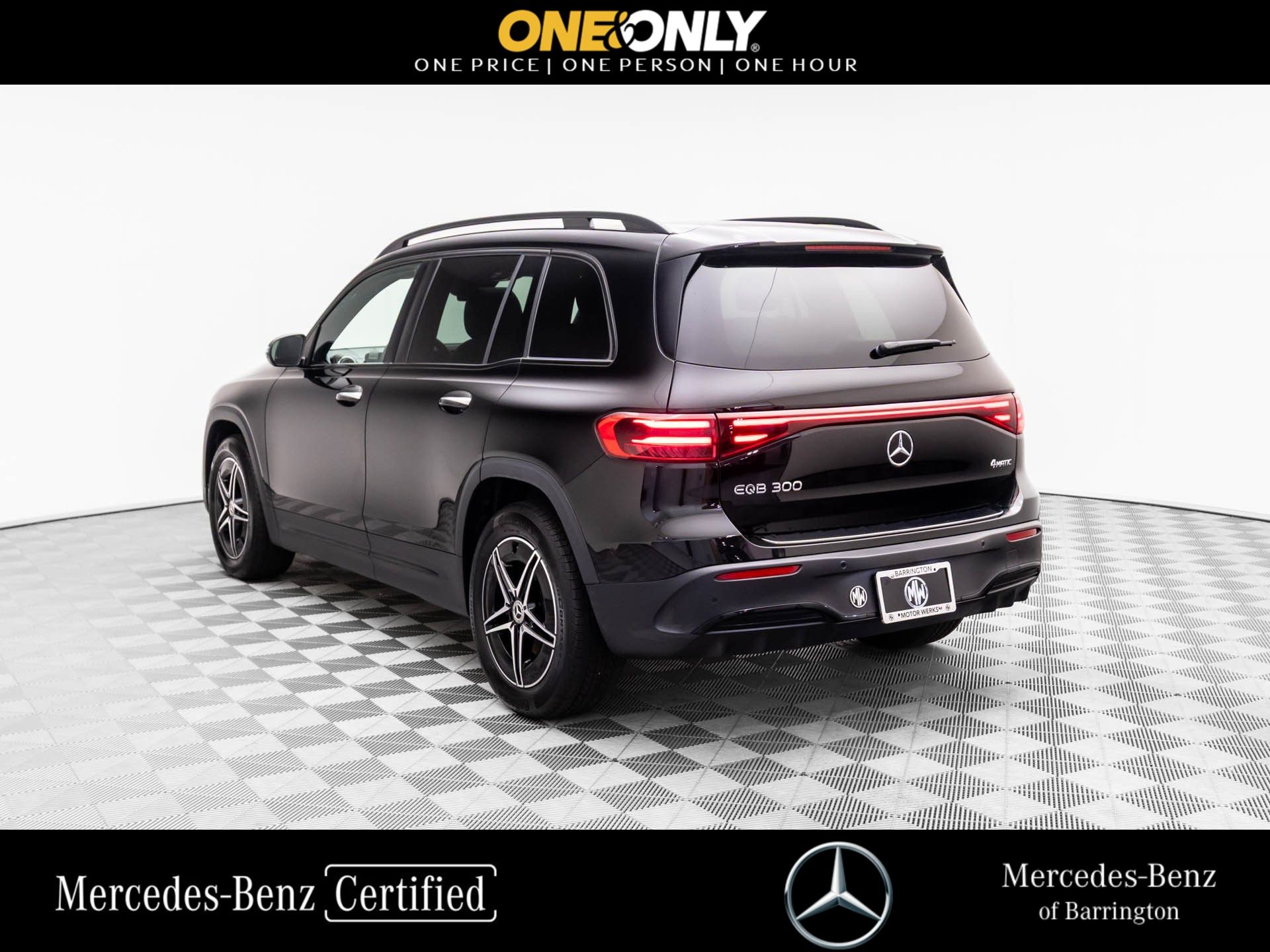 2024 Mercedes-Benz EQB 300 photo