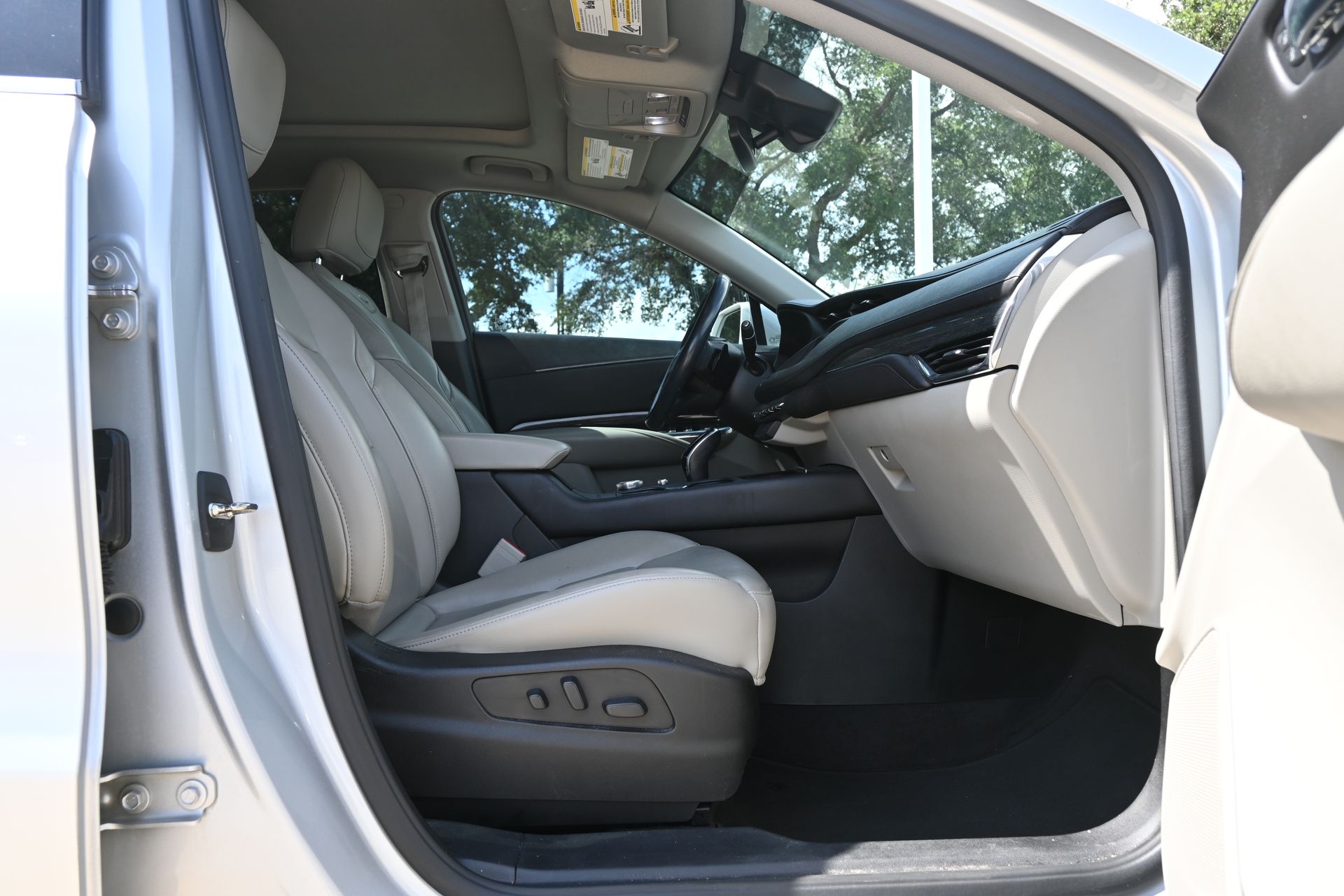 2020 Cadillac XT4 Premium Luxury Silver at Tom Peacock Cadillac