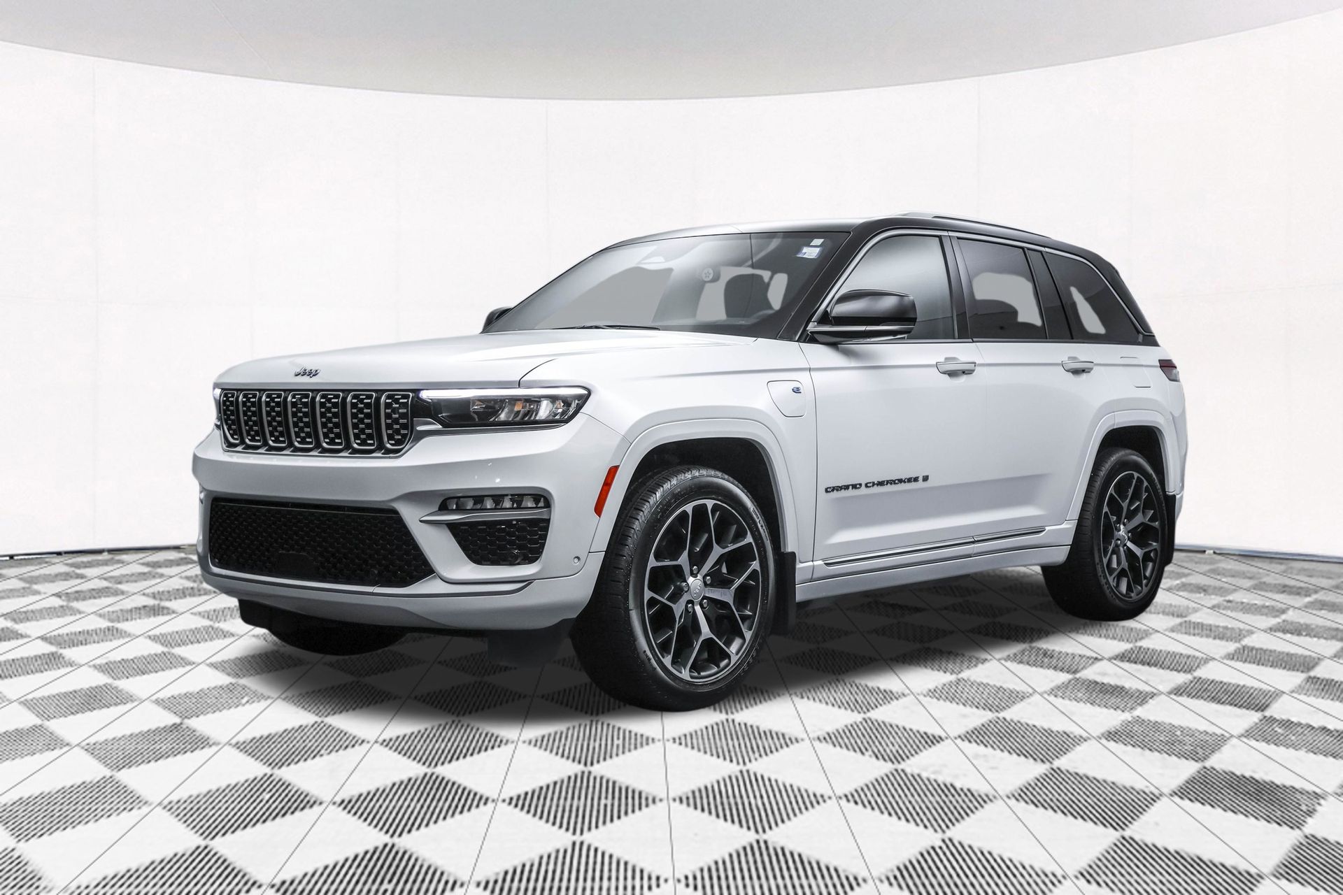 2022 JEEP GRAND CHEROKEE - Image 39