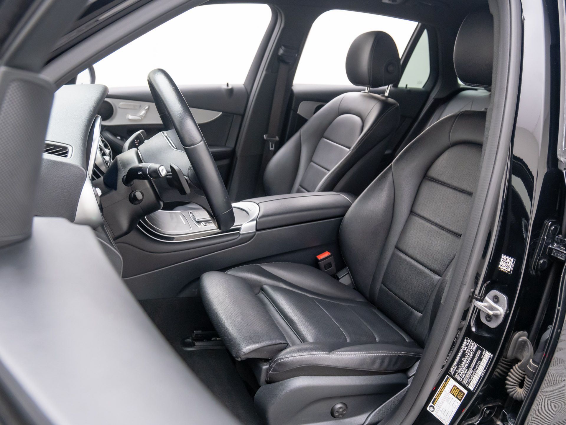 2022 Mercedes-Benz GLC GLC 300 photo