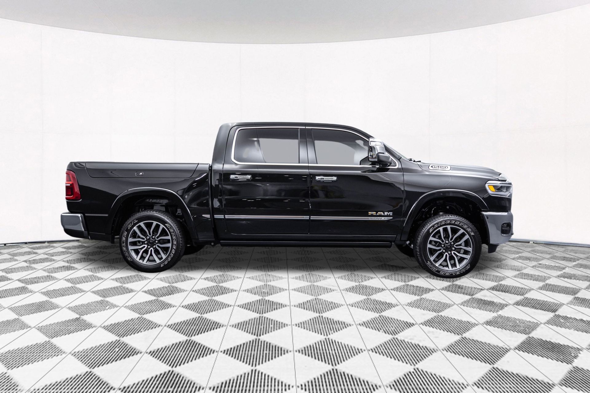 2025 RAM 1500 - Image 13