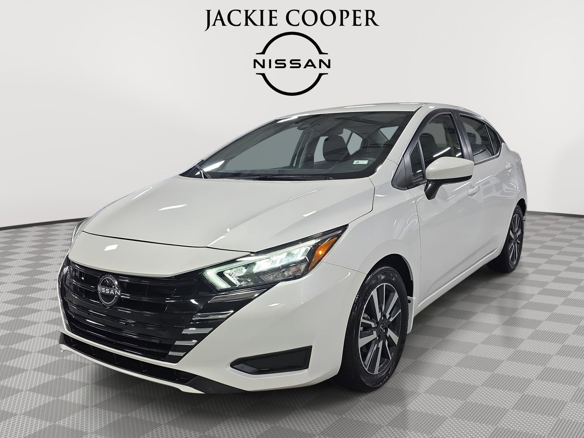 2025 Nissan Versa SV FWD