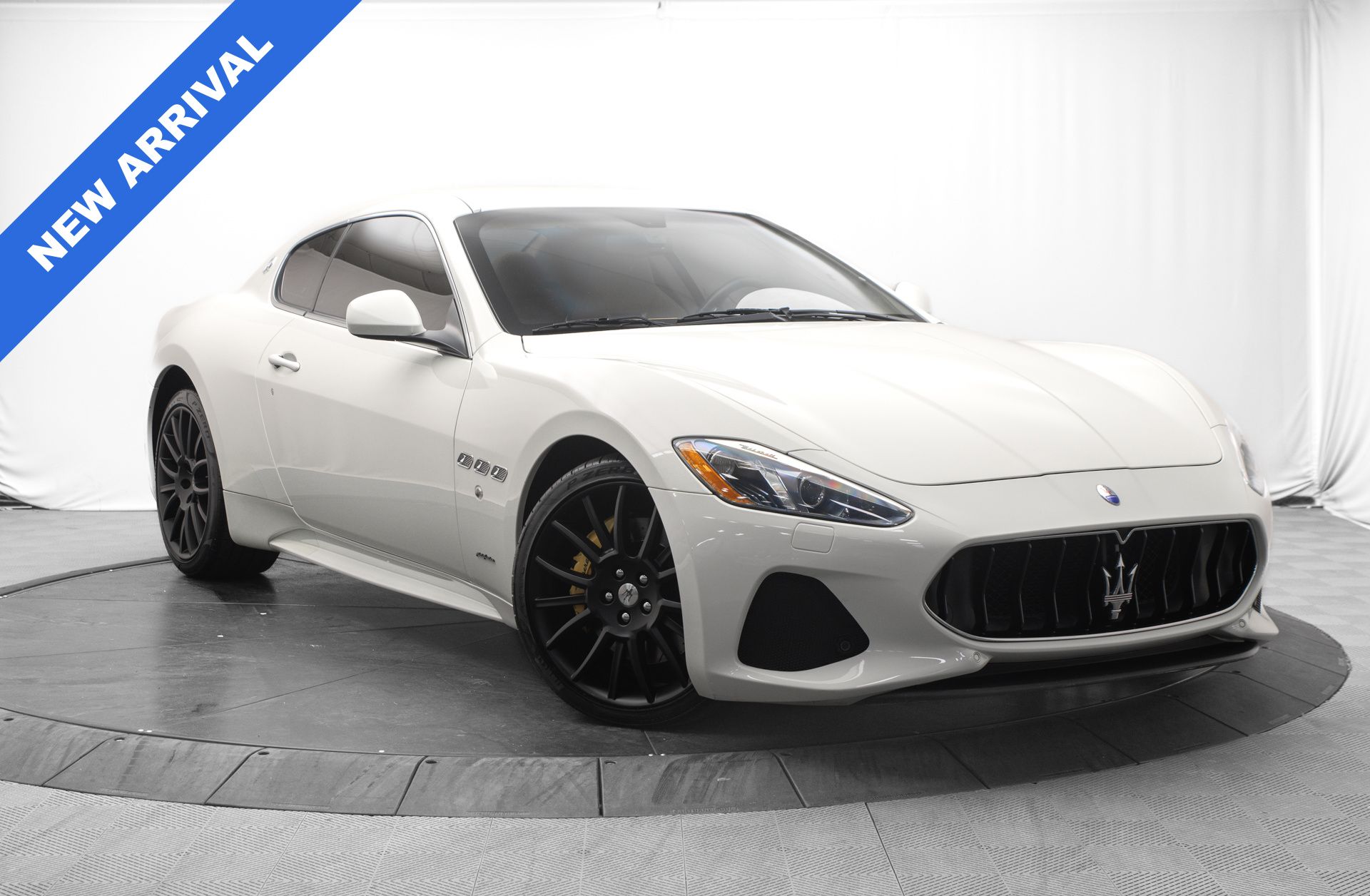 Bianco Eldorado 2018 Maserati GranTurismo Sport Coupe Rear-Wheel Drive 6-Speed Automatic