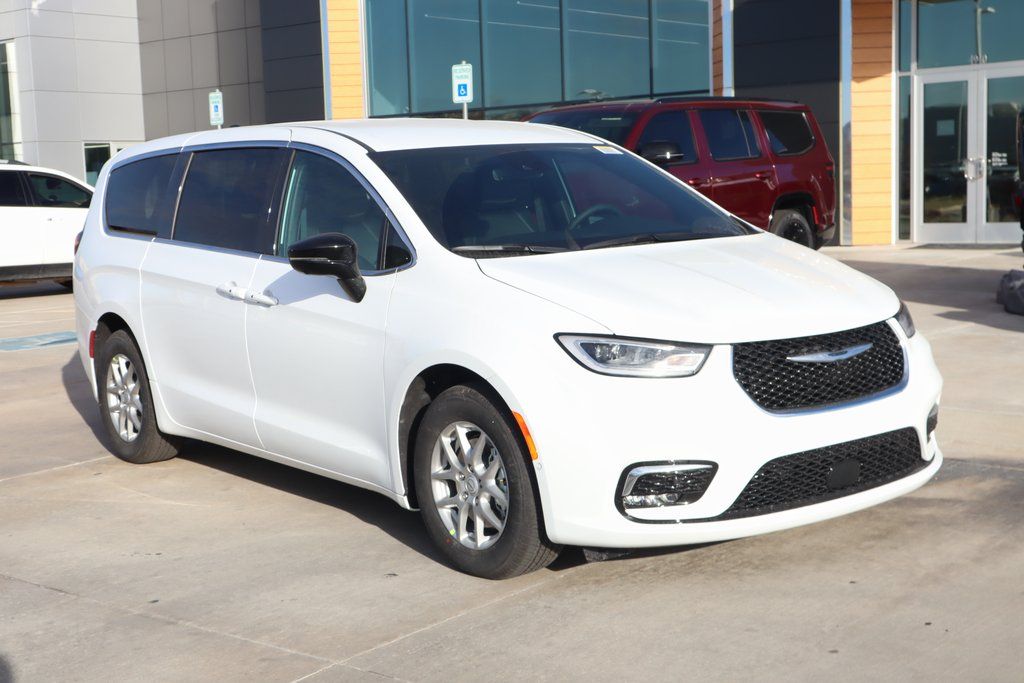 2026 Chrysler Pacifica Select FWD