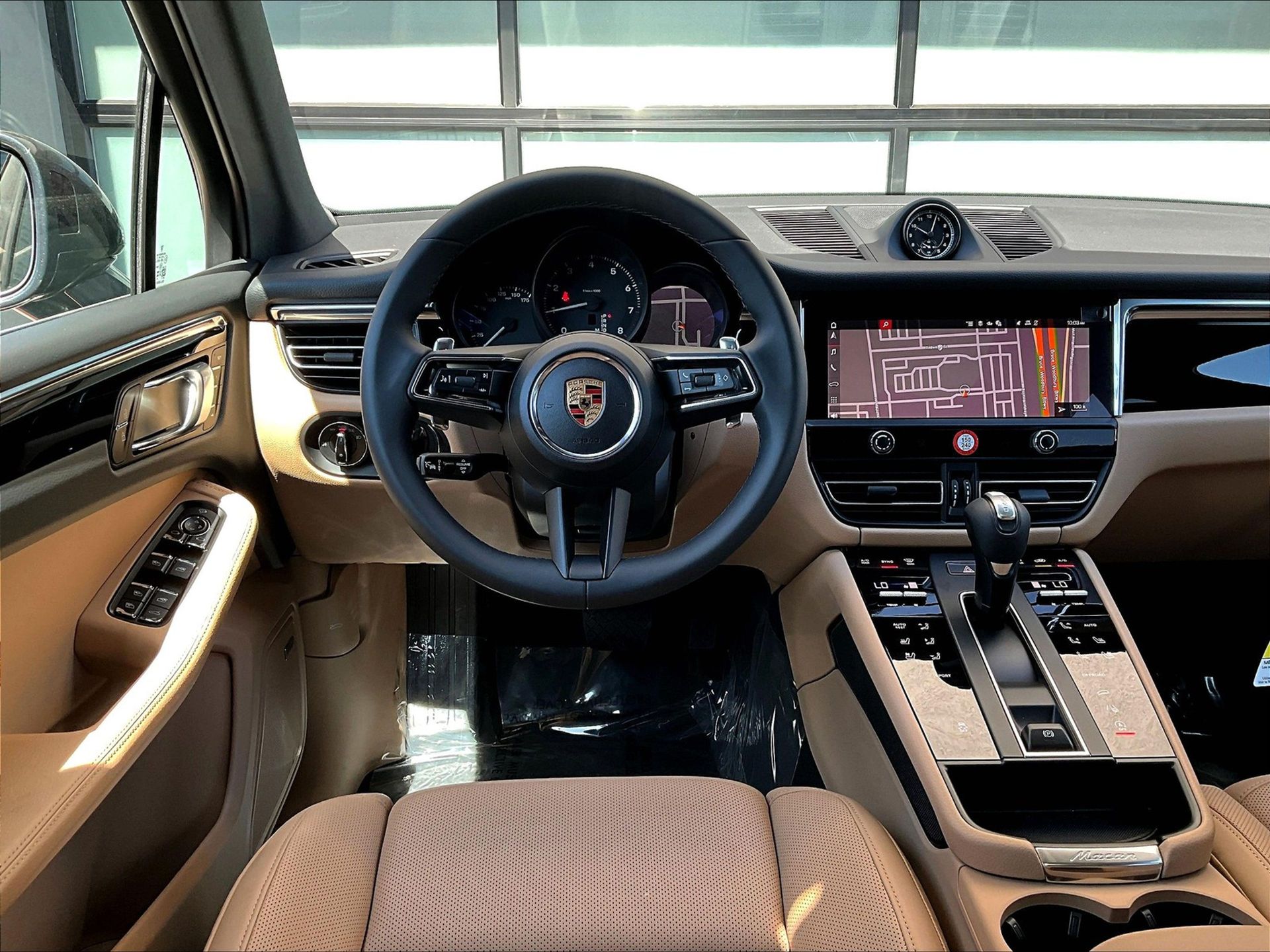 2025 Macan picture #14