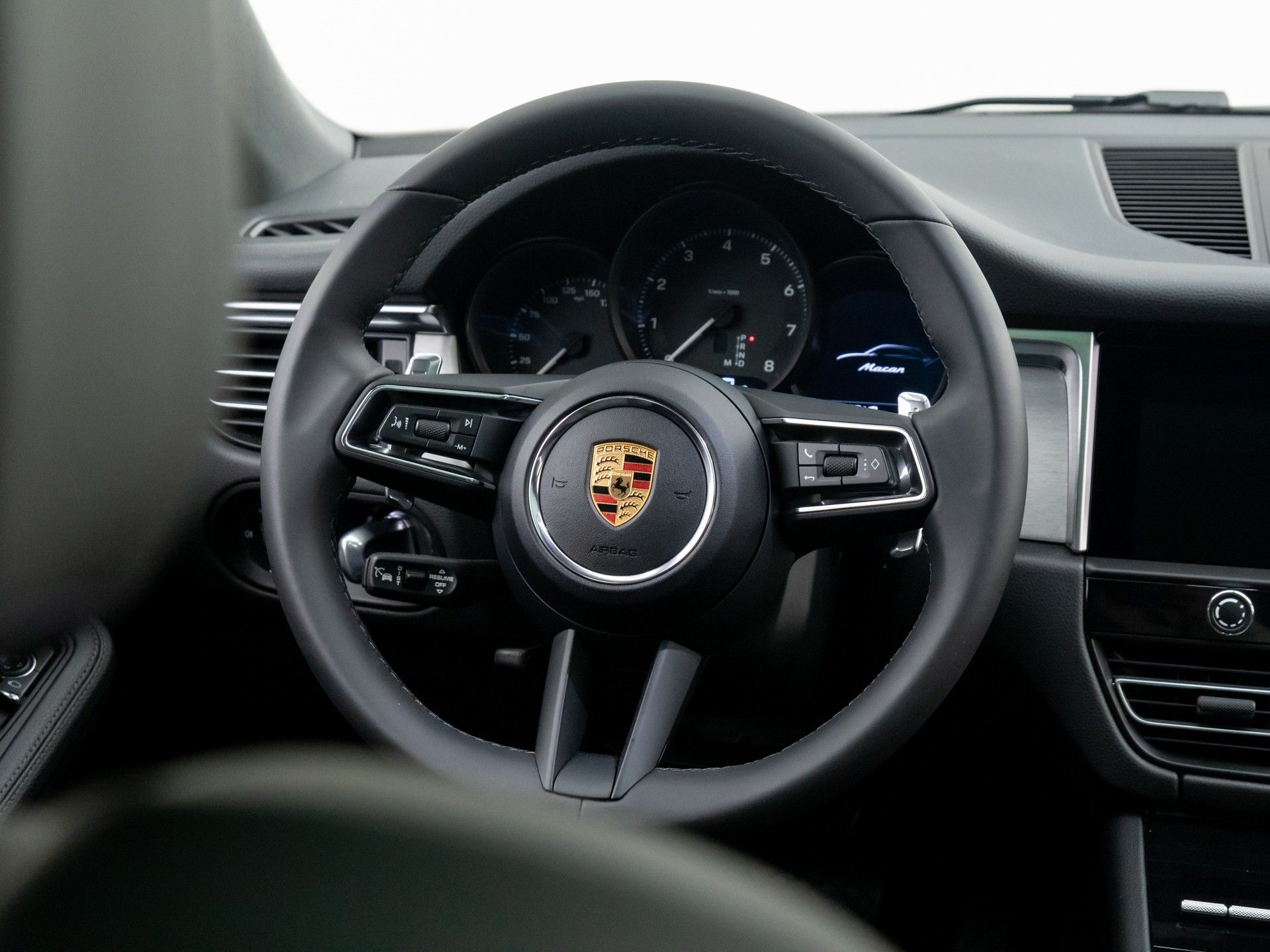 2024 Porsche Macan  photo
