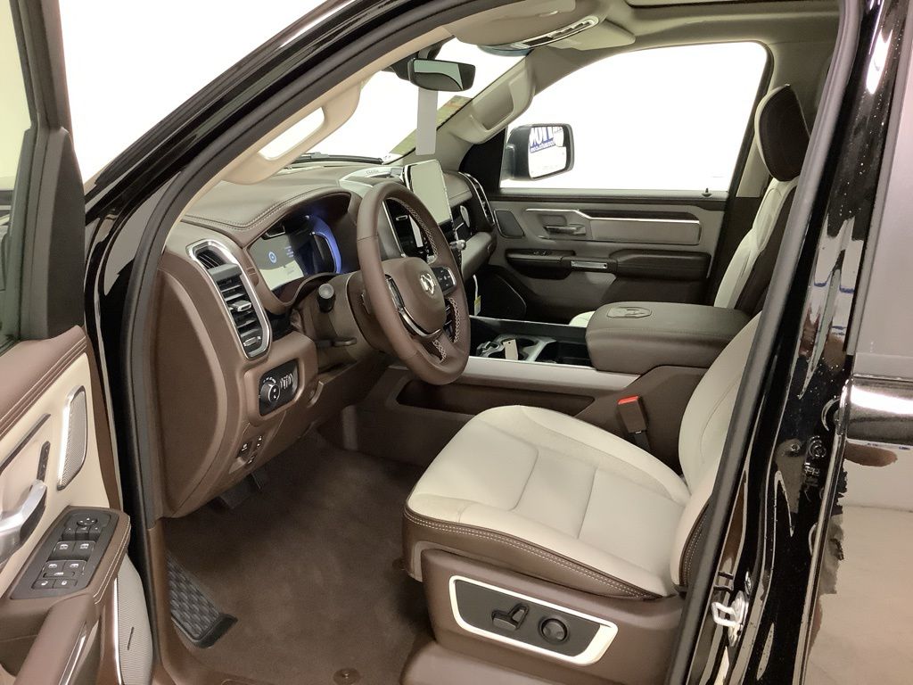 2025 RAM 1500 Laramie - Photo 11