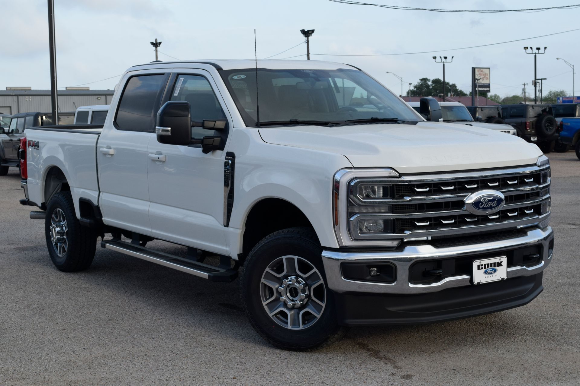 View vehicle photo 3