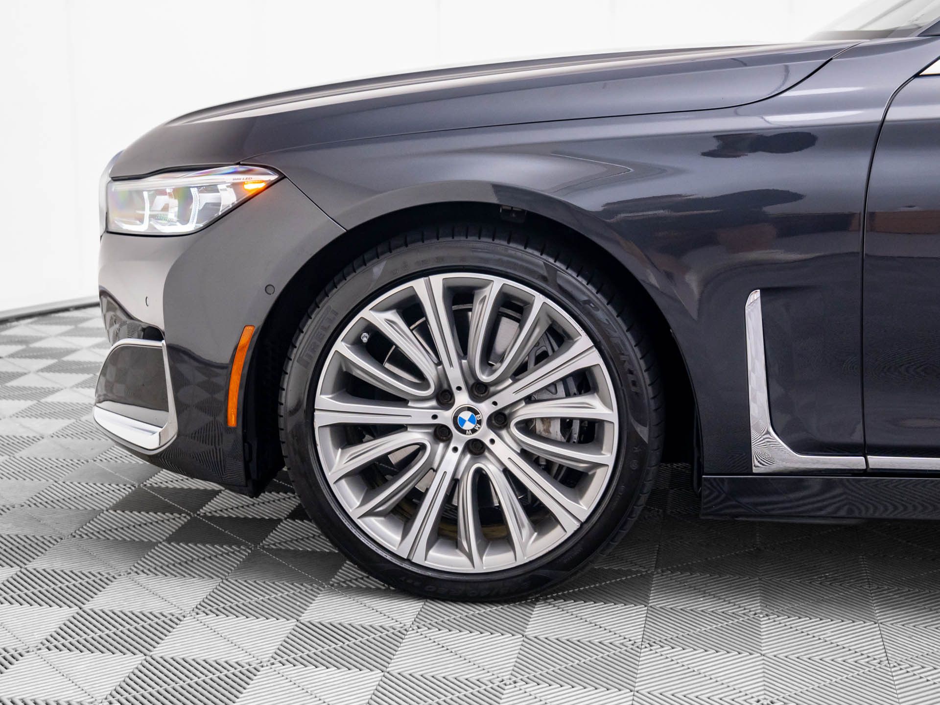 2022 BMW 7-Series 750i xDrive photo