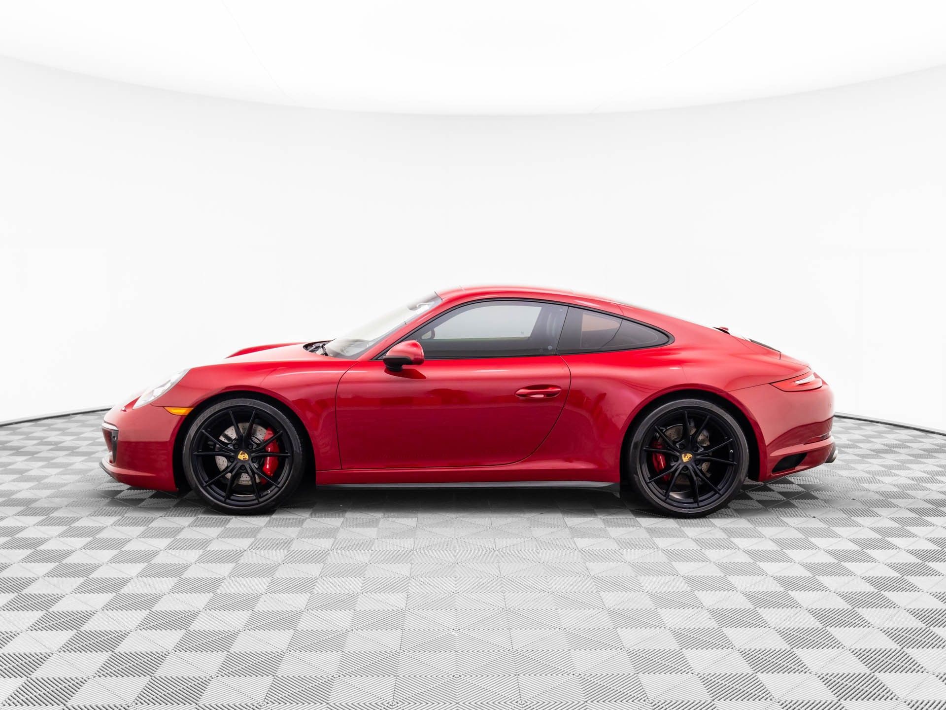 2017 Porsche 911 Carrera 4S photo