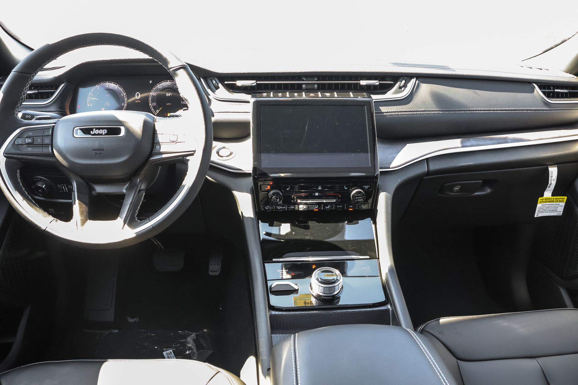 2025 JEEP GRAND CHEROKEE L - Image 17