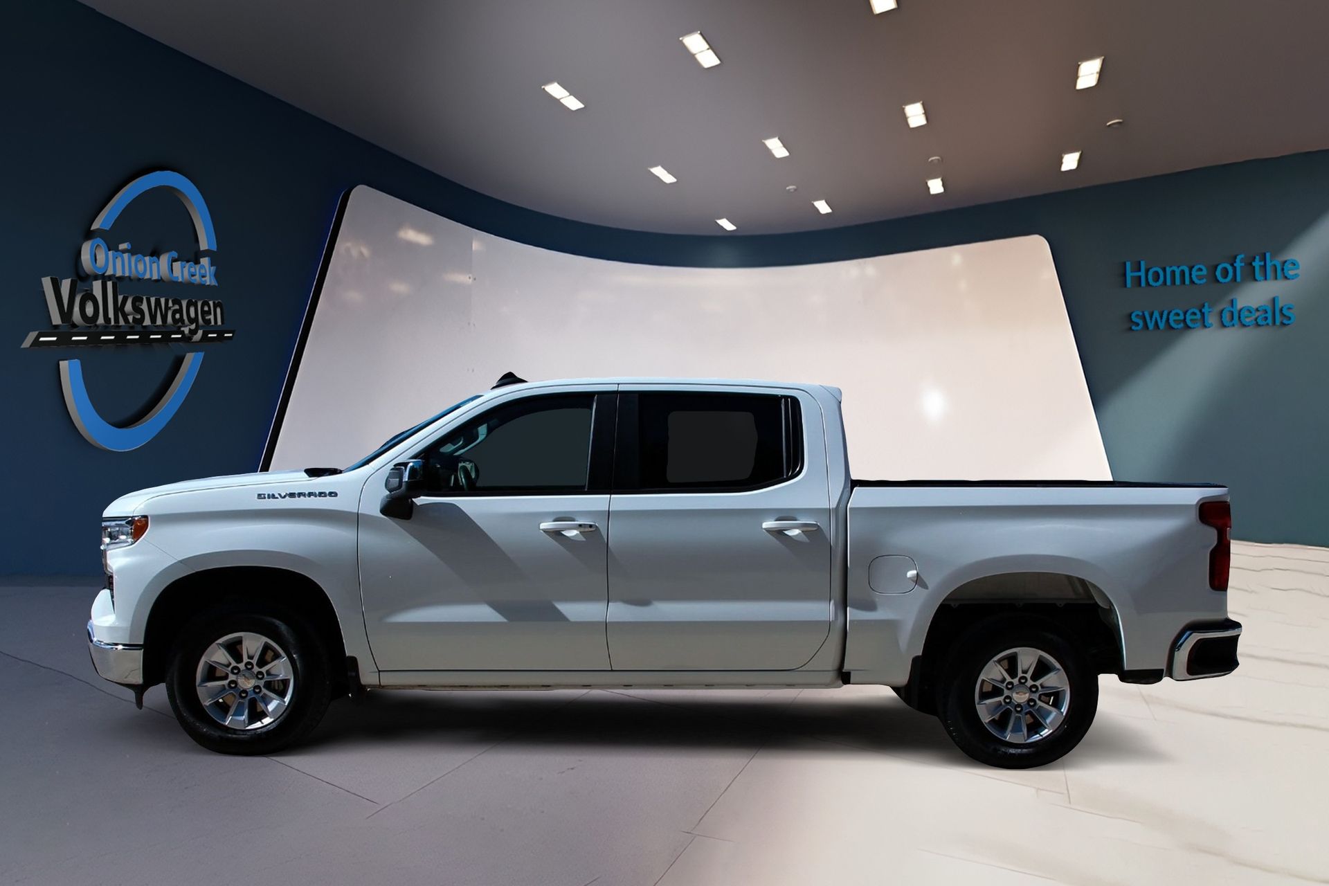 View vehicle photo 7