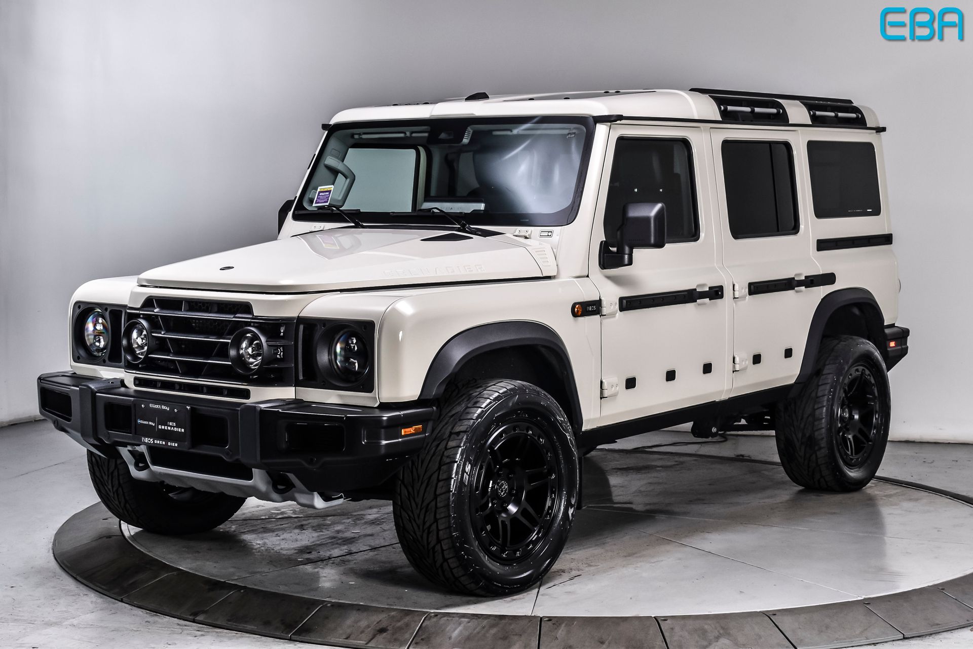 View vehicle photo 2