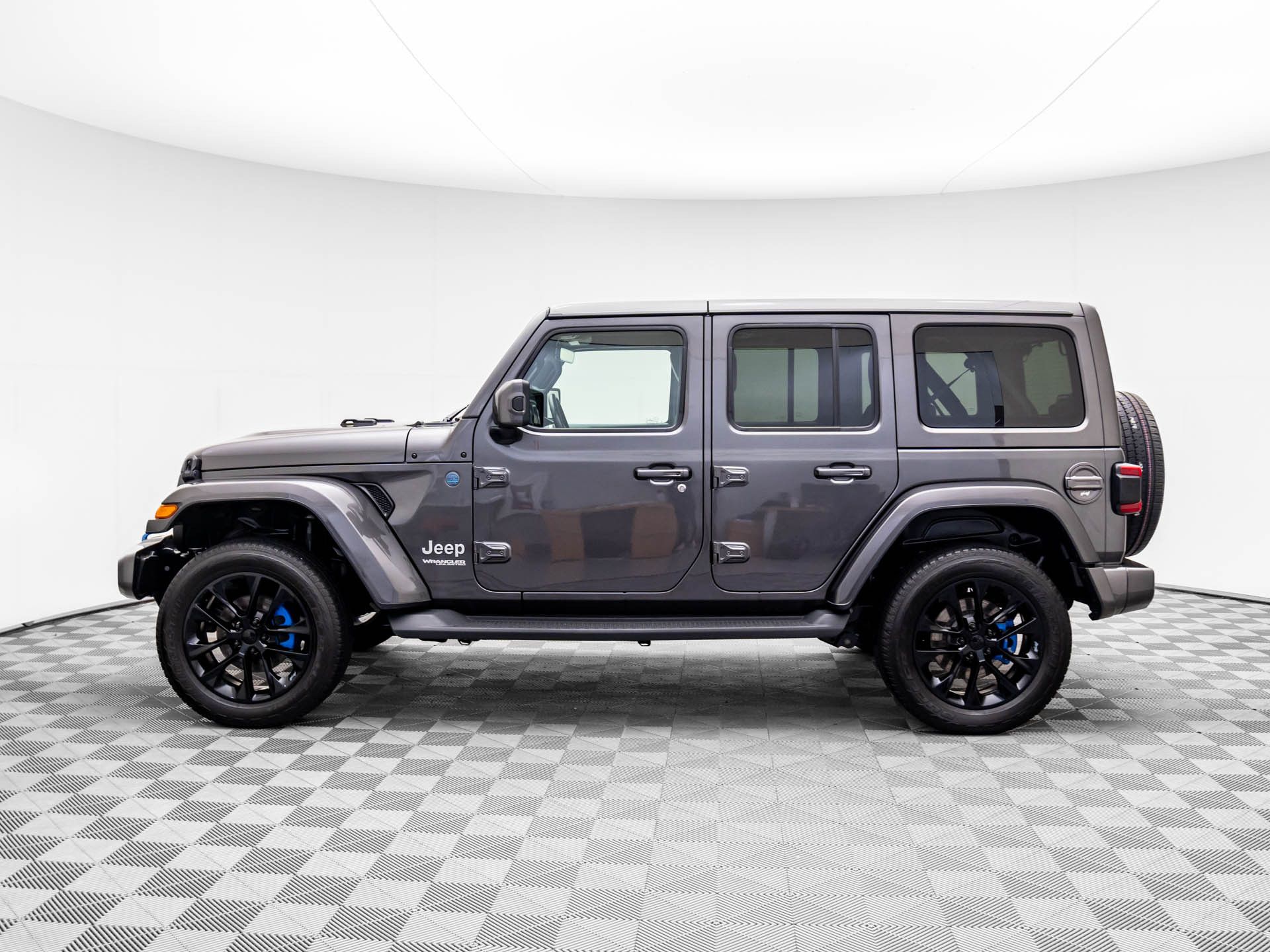 2021 Jeep Wrangler Unlimited Sahara High Altitude photo