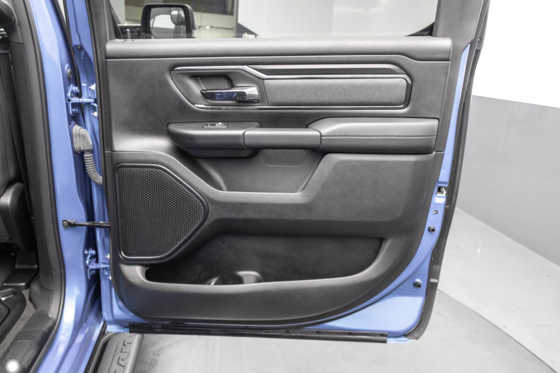 2023 RAM 1500 - Image 38