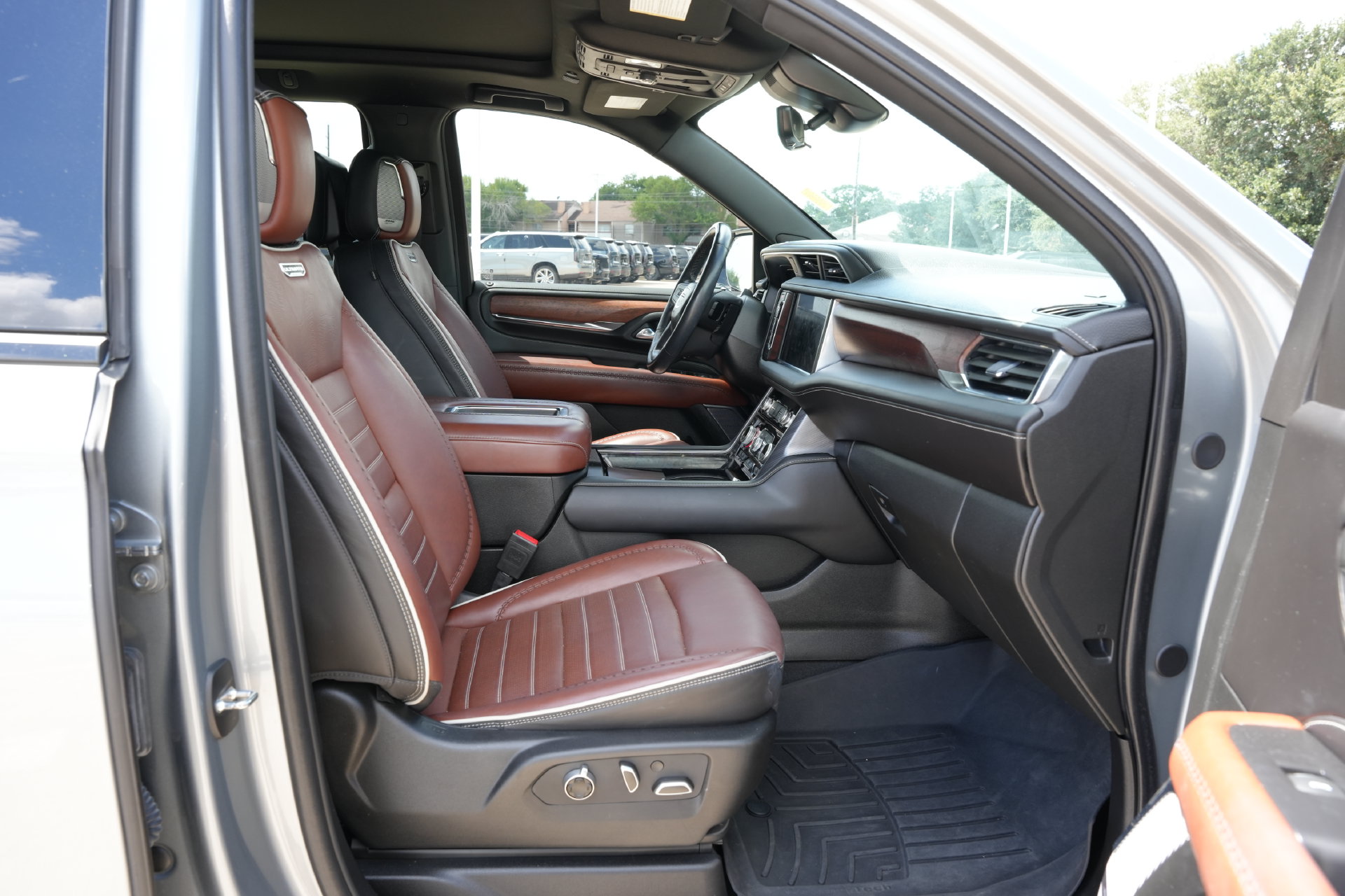 2024 GMC Yukon Denali Ultimate Silver at Big Star Buick GMC