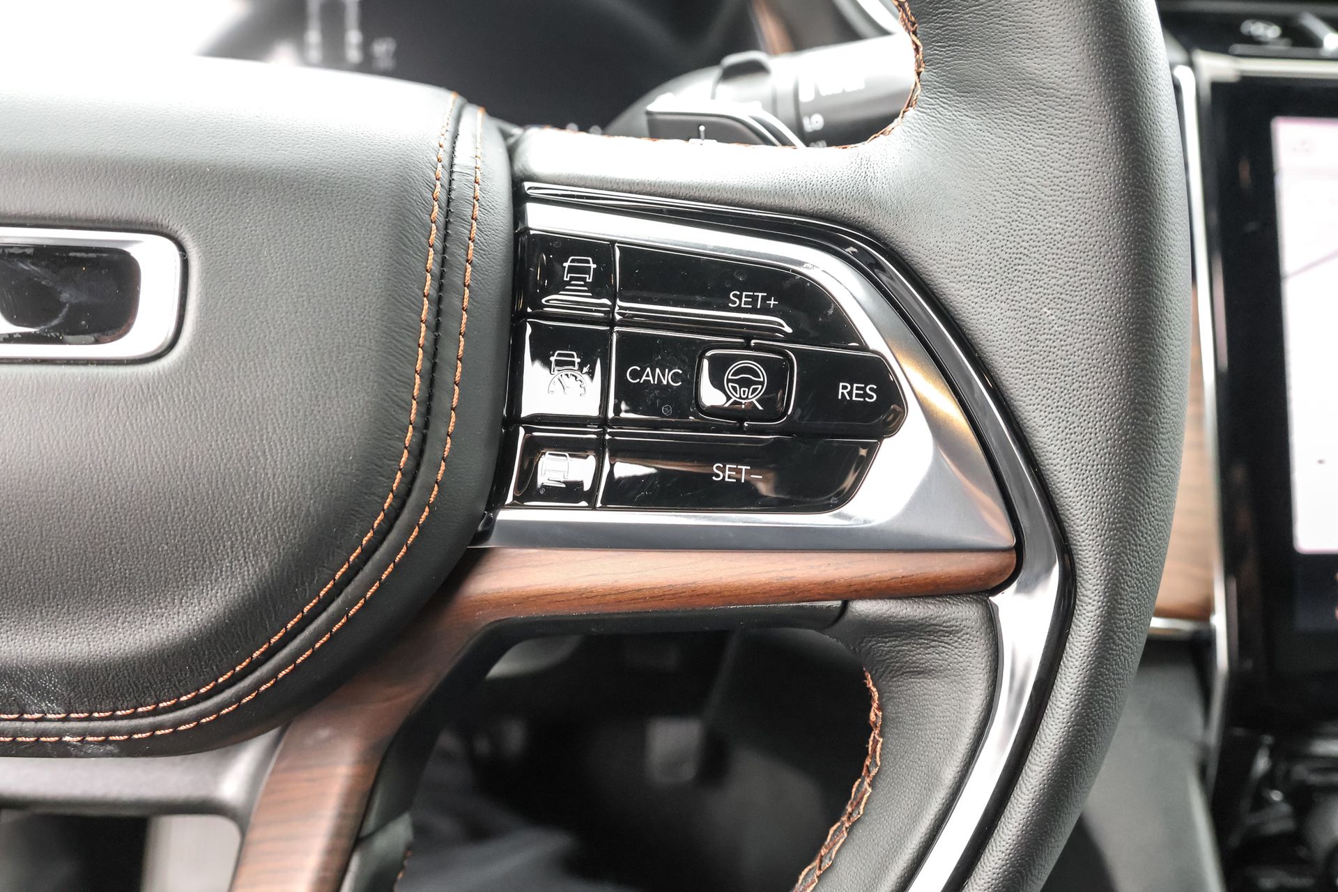 2025 JEEP GRAND CHEROKEE - Image 23