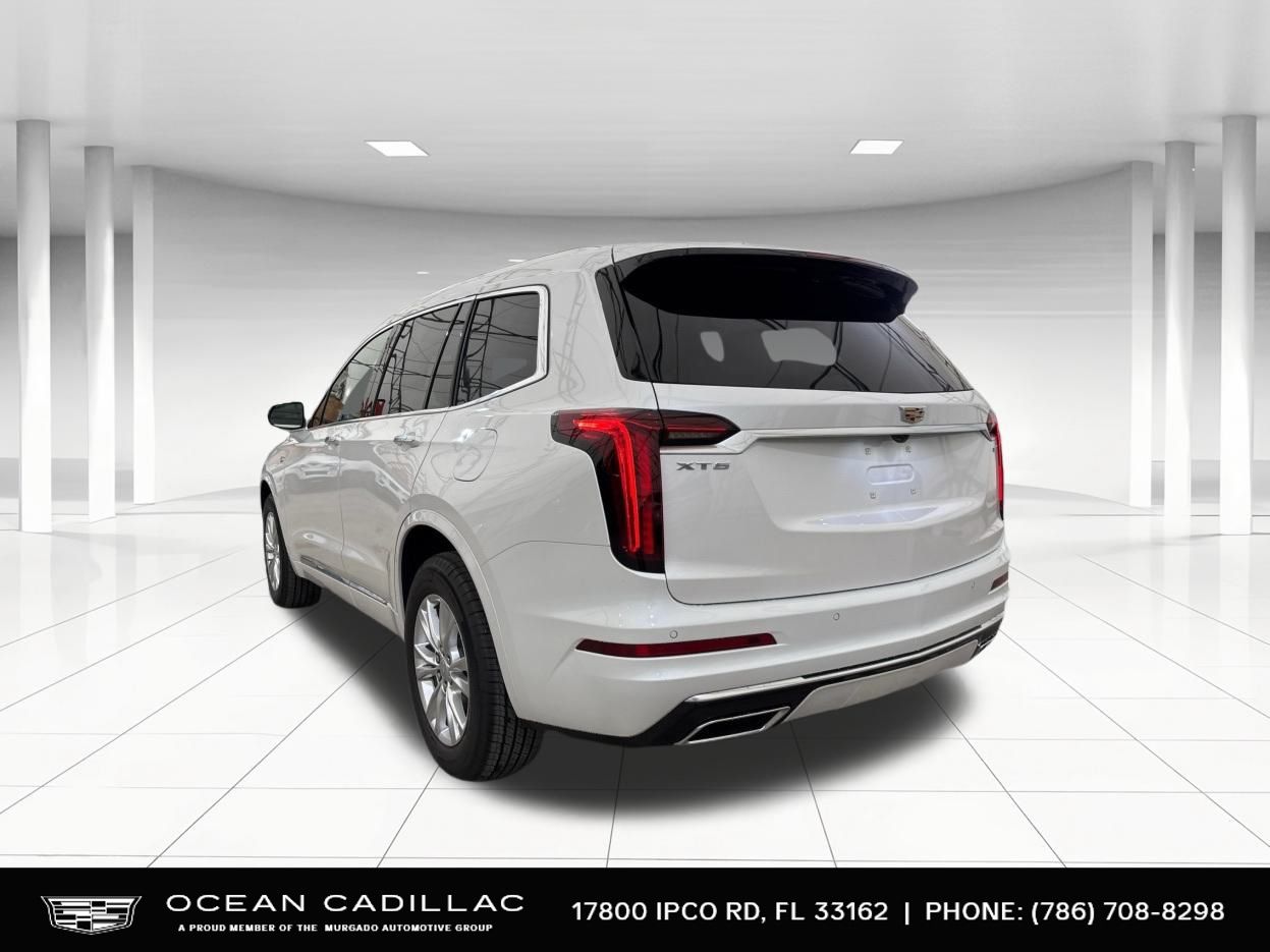 2025 Cadillac XT6 Luxury 3