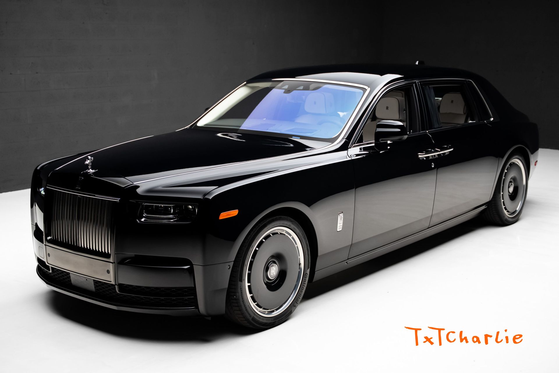 Black 2024 Rolls-Royce Phantom Sedan Rear-Wheel Drive 8-Speed Automatic