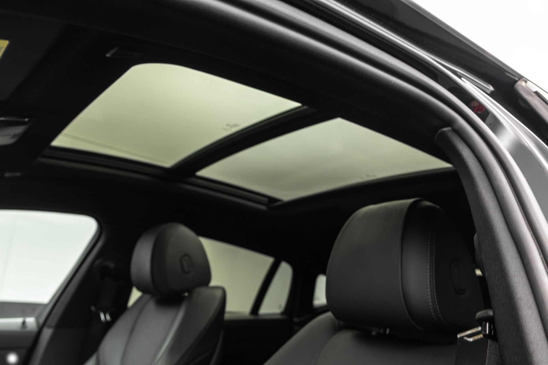 2020 BMW X6 - Image 28