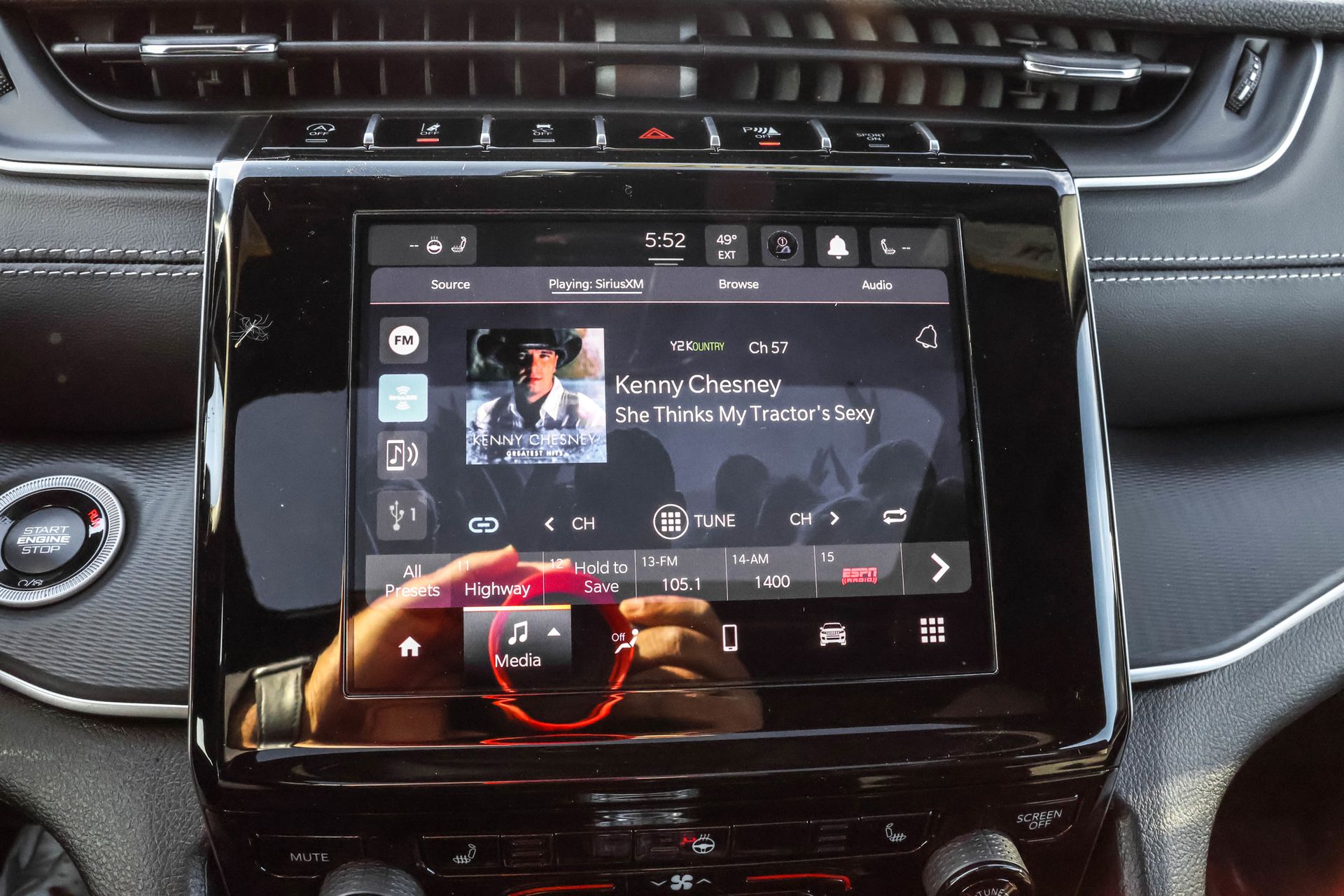 2025 JEEP GRAND CHEROKEE - Image 19