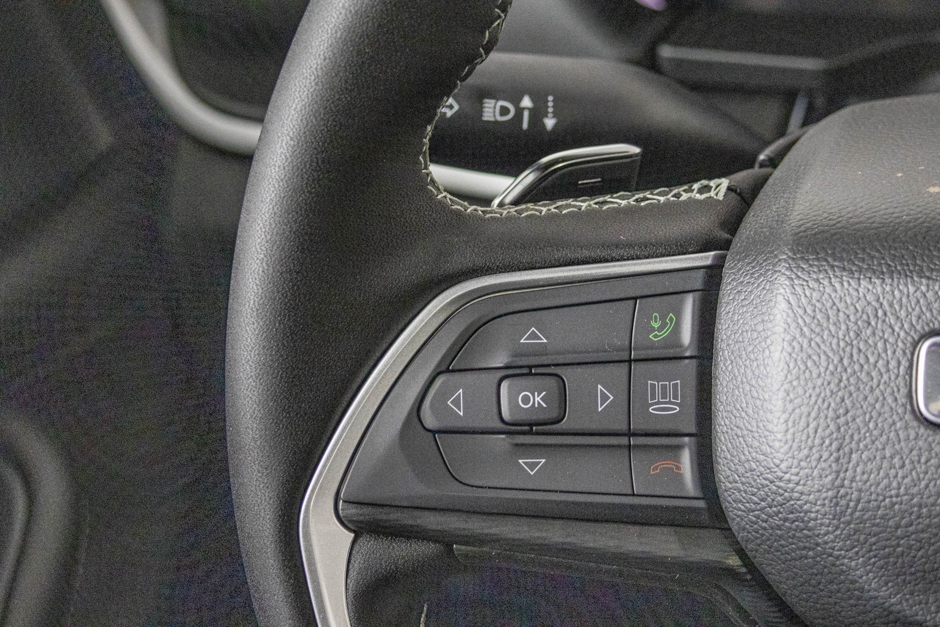 2025 JEEP GRAND CHEROKEE - Image 29