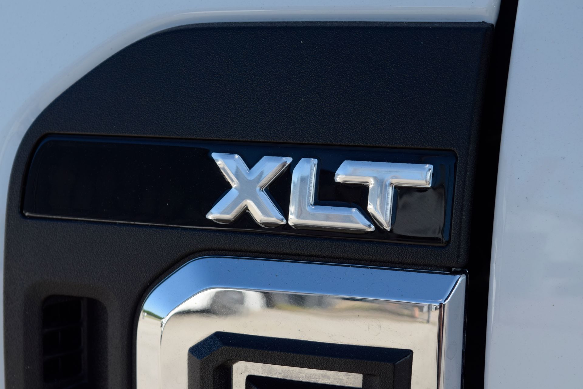 2024 Ford F-350SD XLT White at Central Houston Nissan