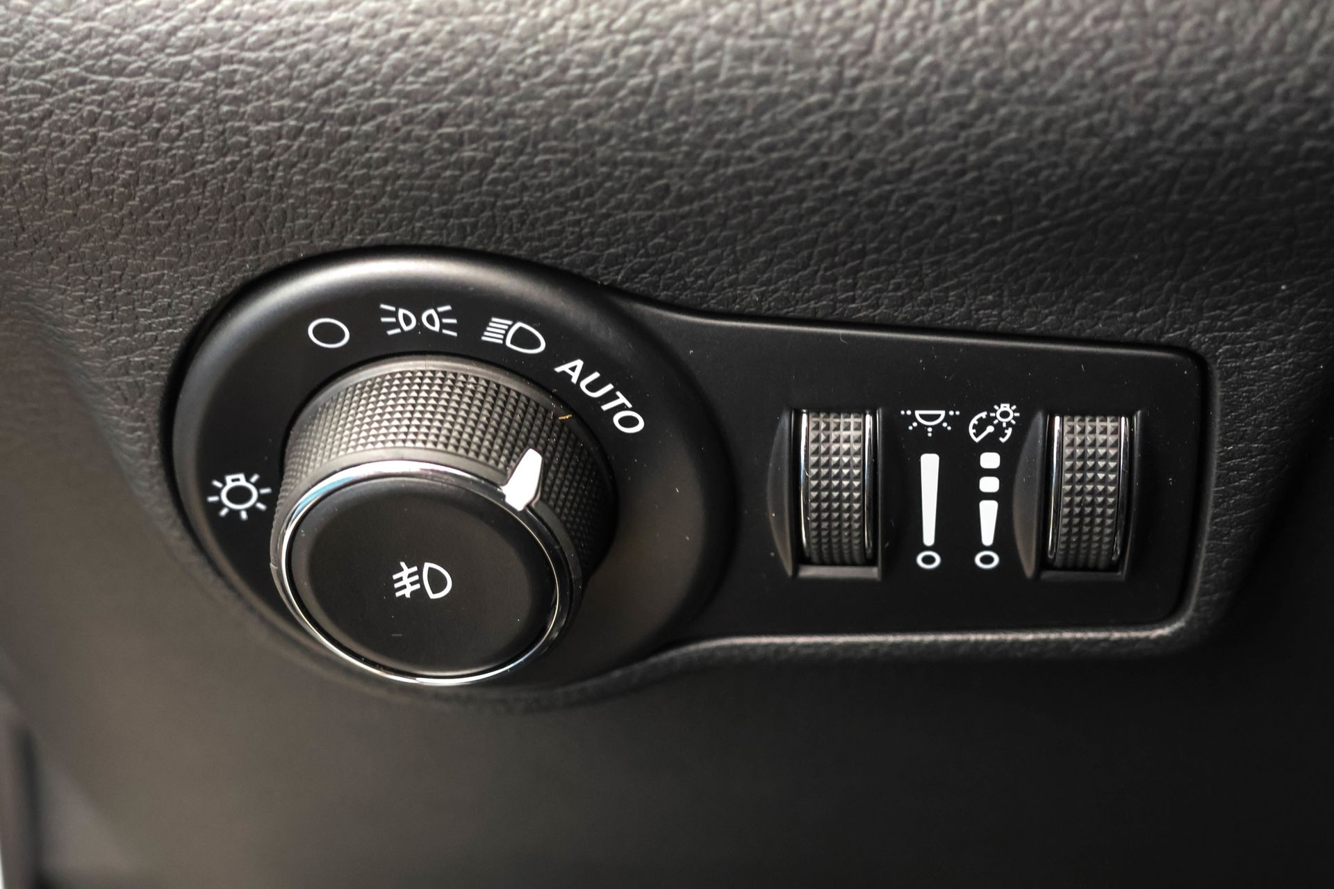 2026 JEEP COMPASS - Image 25