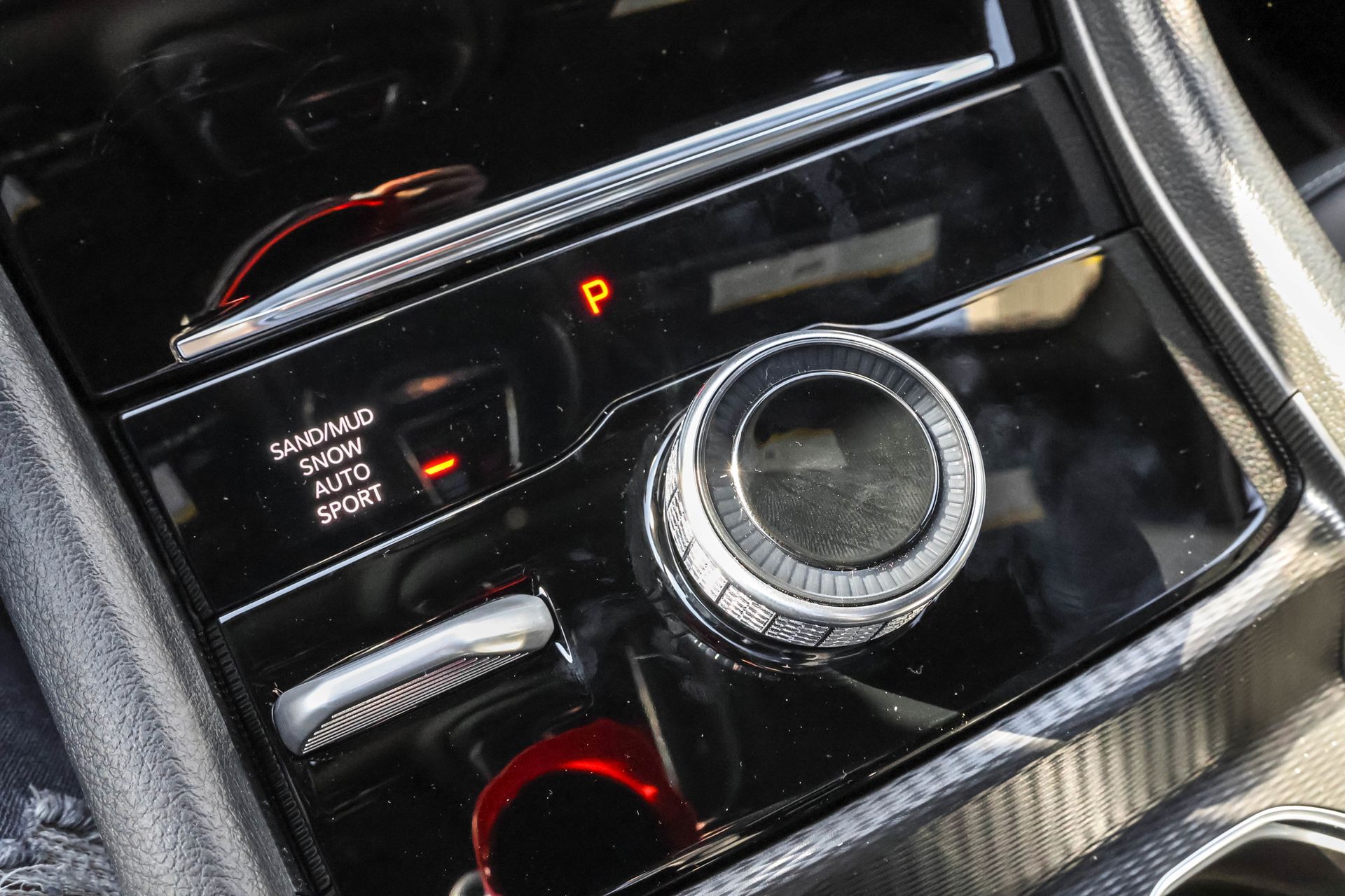 2025 JEEP GRAND CHEROKEE - Image 20