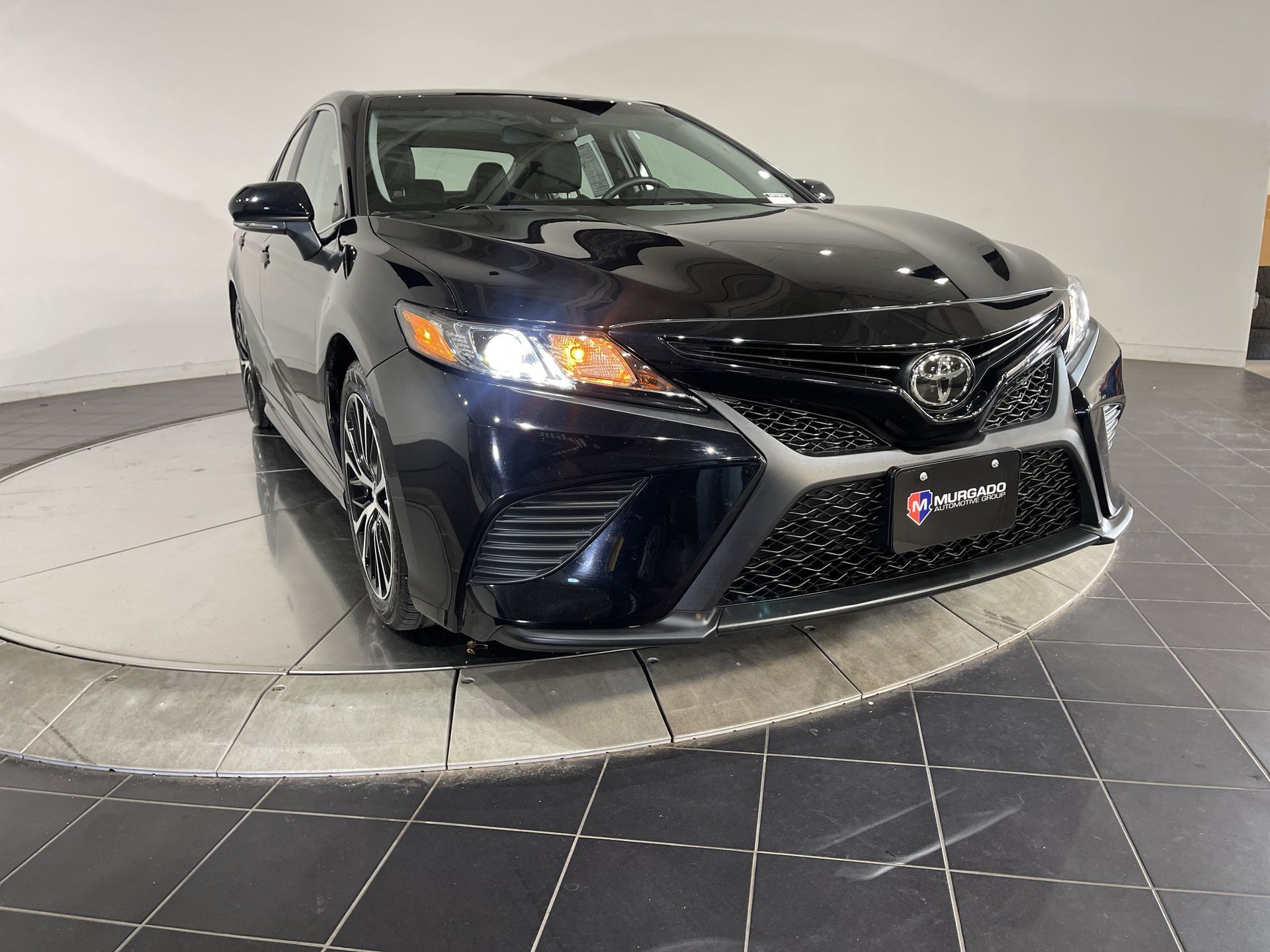 2018 Toyota Camry SE 12