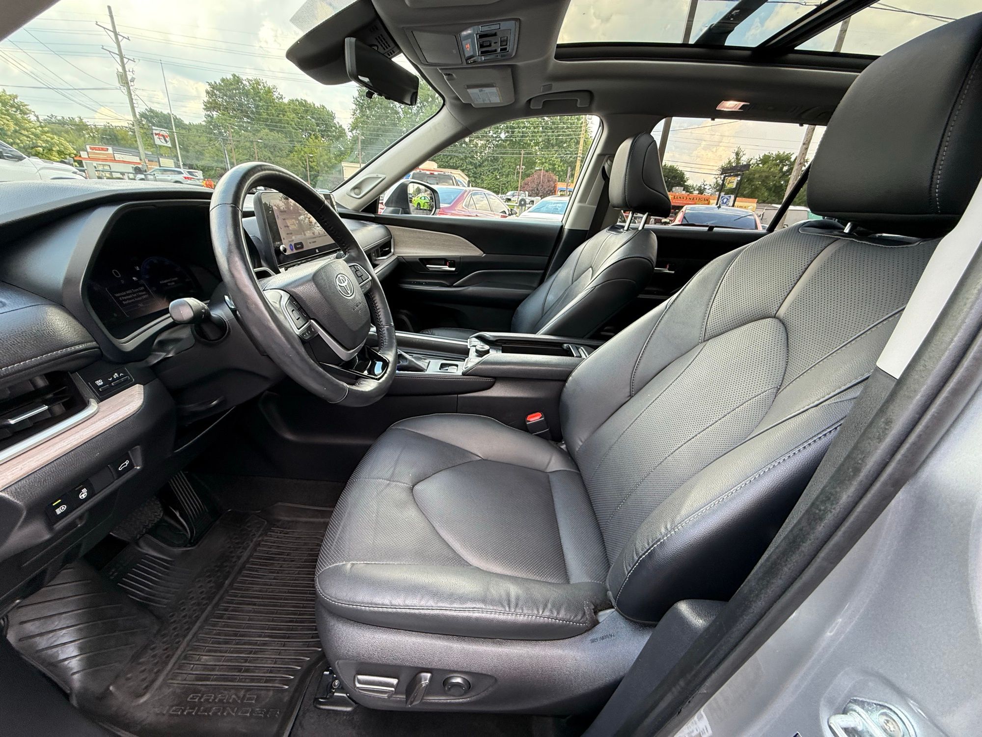 2024 Toyota Grand Highlander Platinum - Photo 16