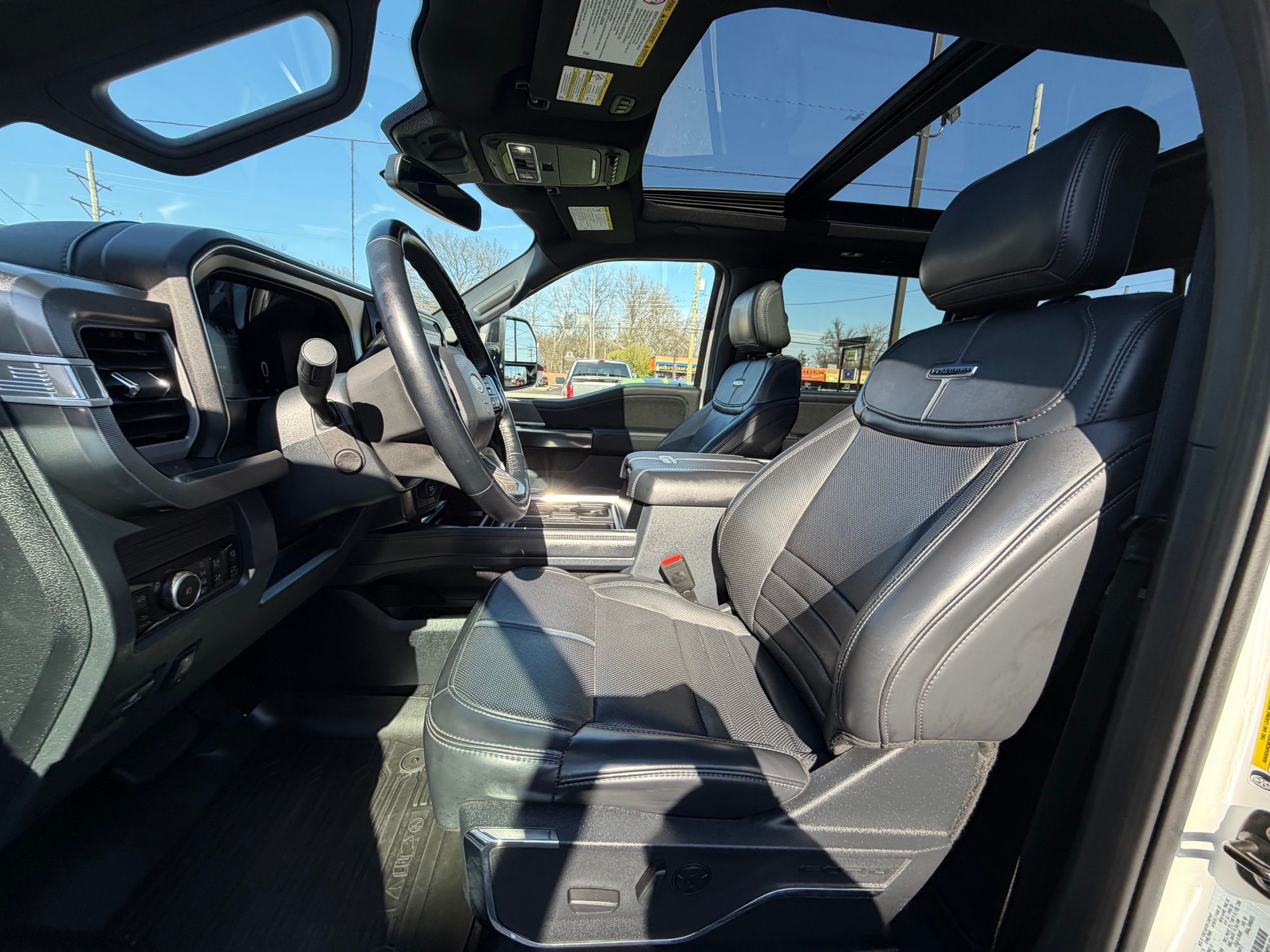 2025 Ford F-450 Super Duty Platinum - Photo 22