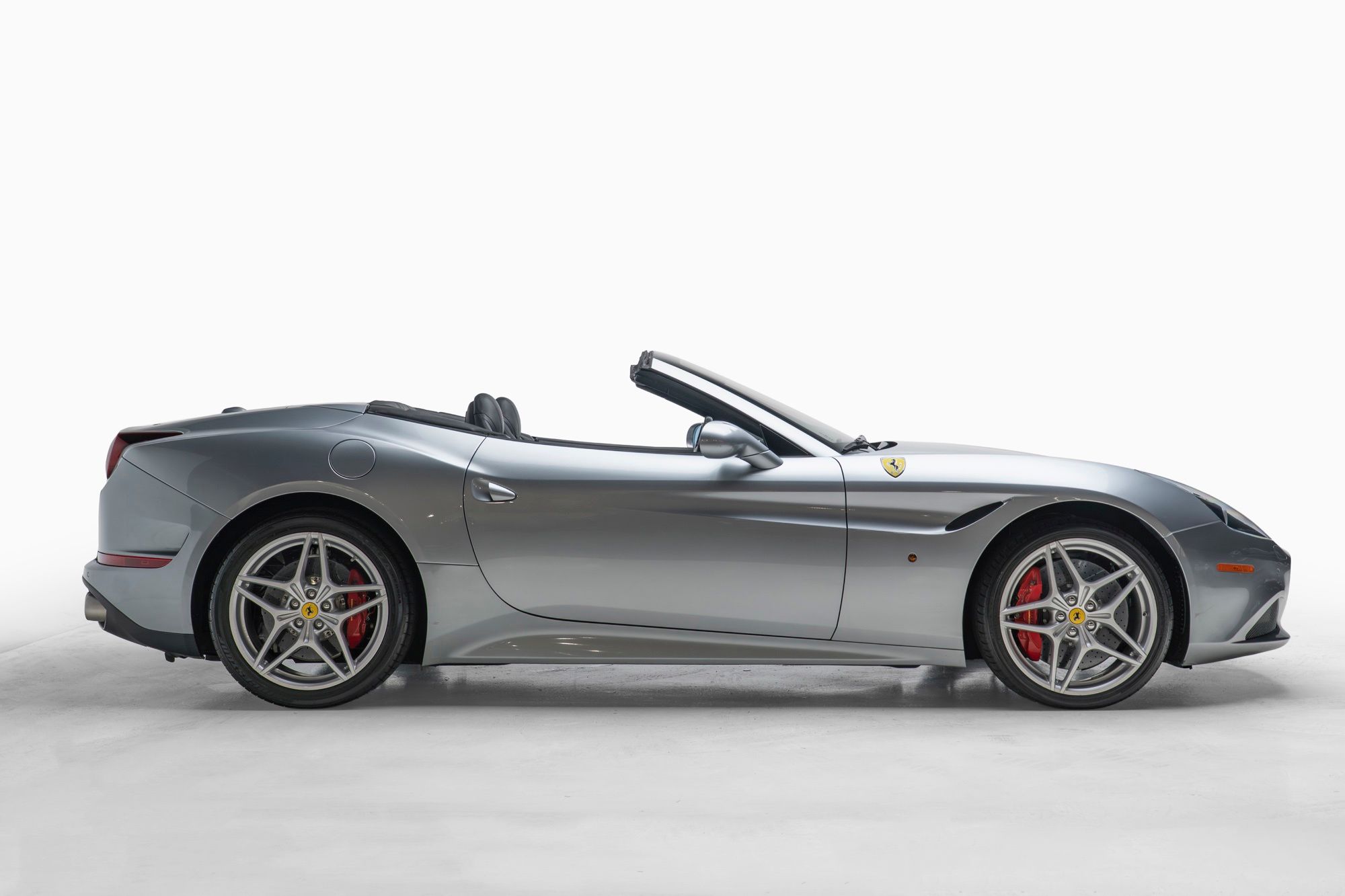 2016 Ferrari California - Thumbnail 7
